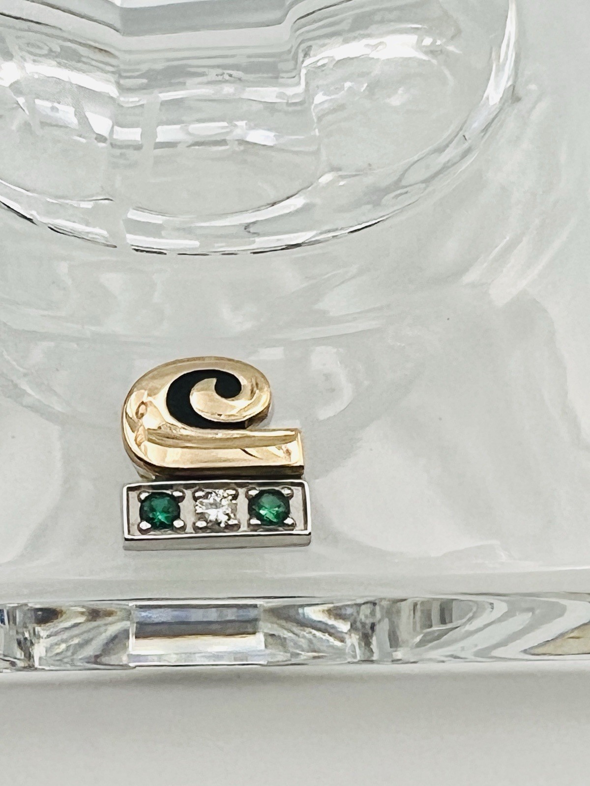 Custom BACCARAT CRYSTAL HARCOURT URN VASE W/DIAMOND & 2 EMERALDS MSRP $5,500