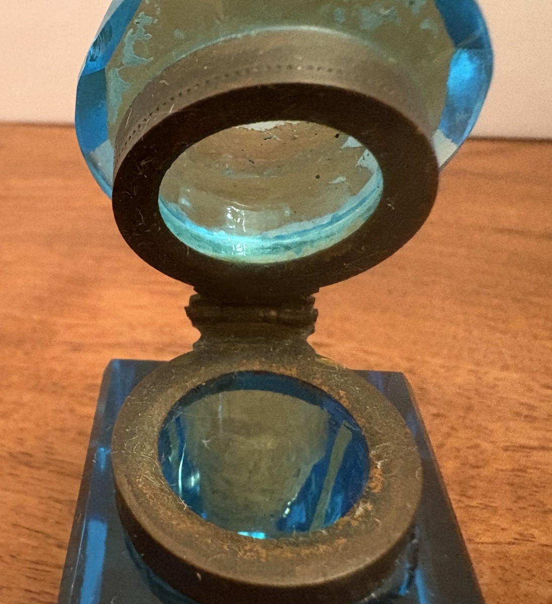 BEAUTIFUL VICTORIAN BLUE CUT GLASS INKWELL WITH PAINTED DECORATION 1880S – 1900