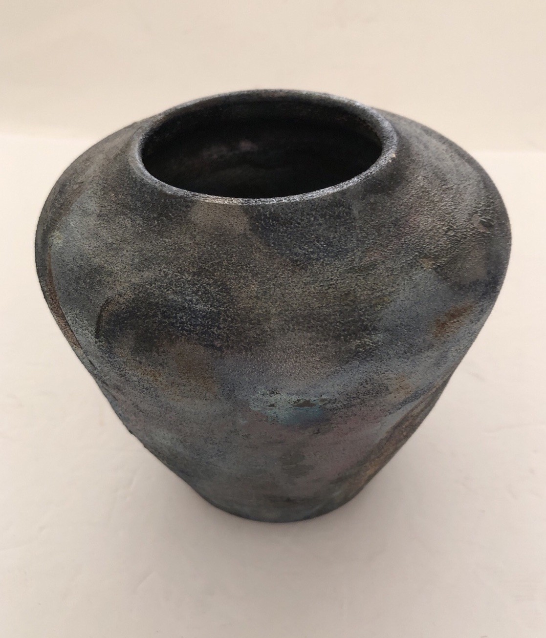 Stunning RAKU VASE Studio Art Pottery Signed Metallic Iridescent Vessel 5.5×5.5