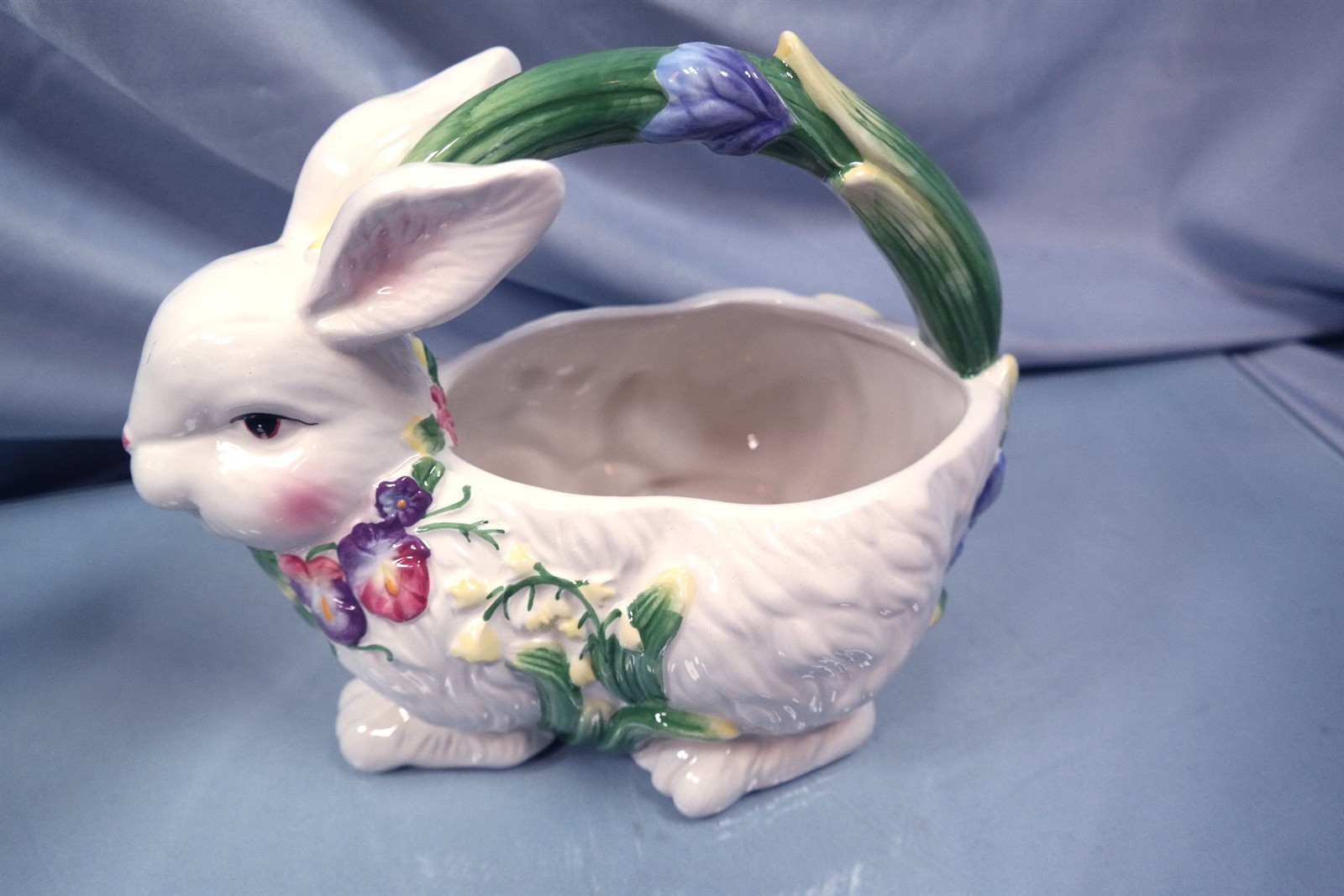 Vtg Corner Ruby Spring Collection Bunny Rabbit Floral Ceramic Basket Planter 9″