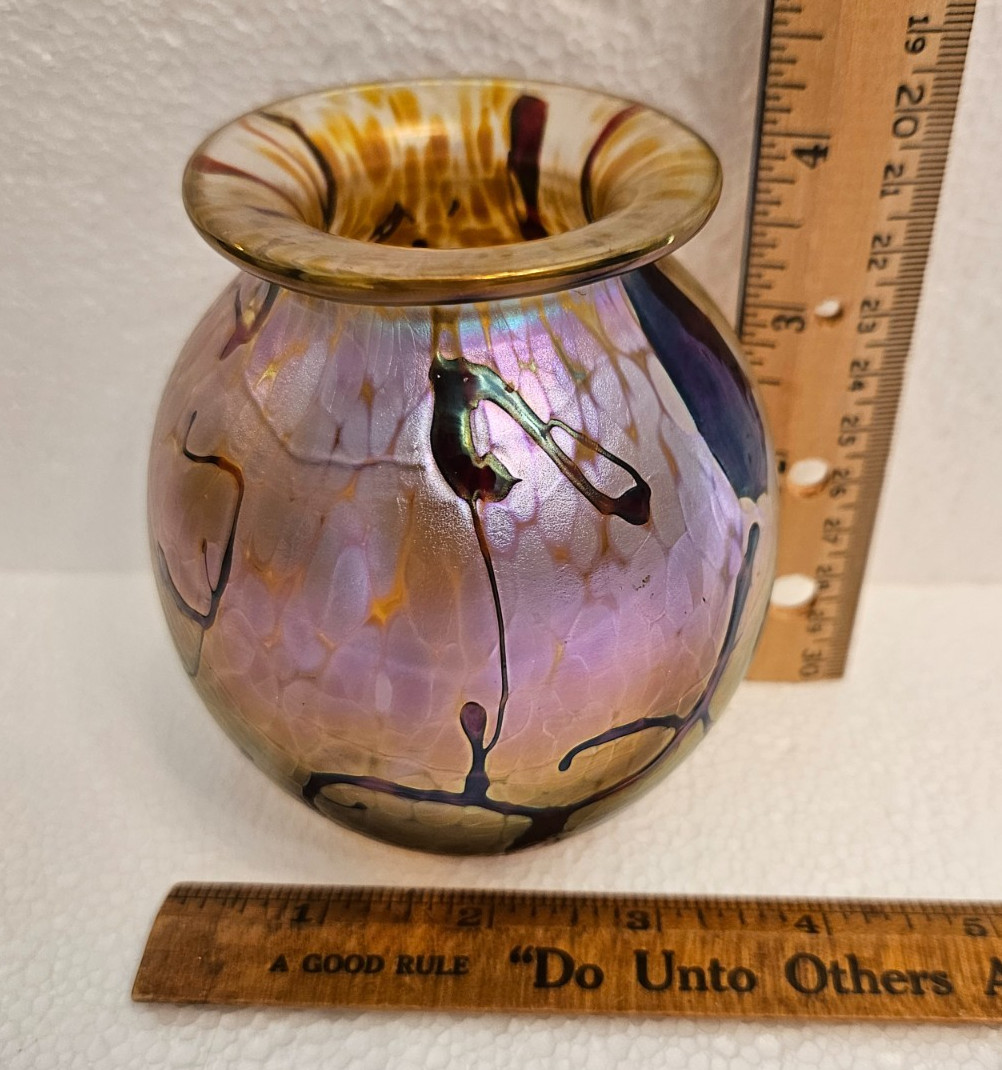 1992 Robert Eickholt Signed Purple Blue Gold Aurene Iridescent Art Glass Vase