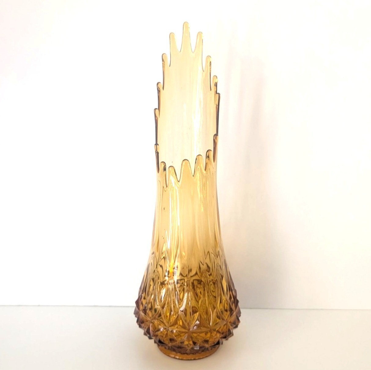 LE Smith Pineapple Diamond Point Big Butt Swung Amber Glass Vase 22″ Tall