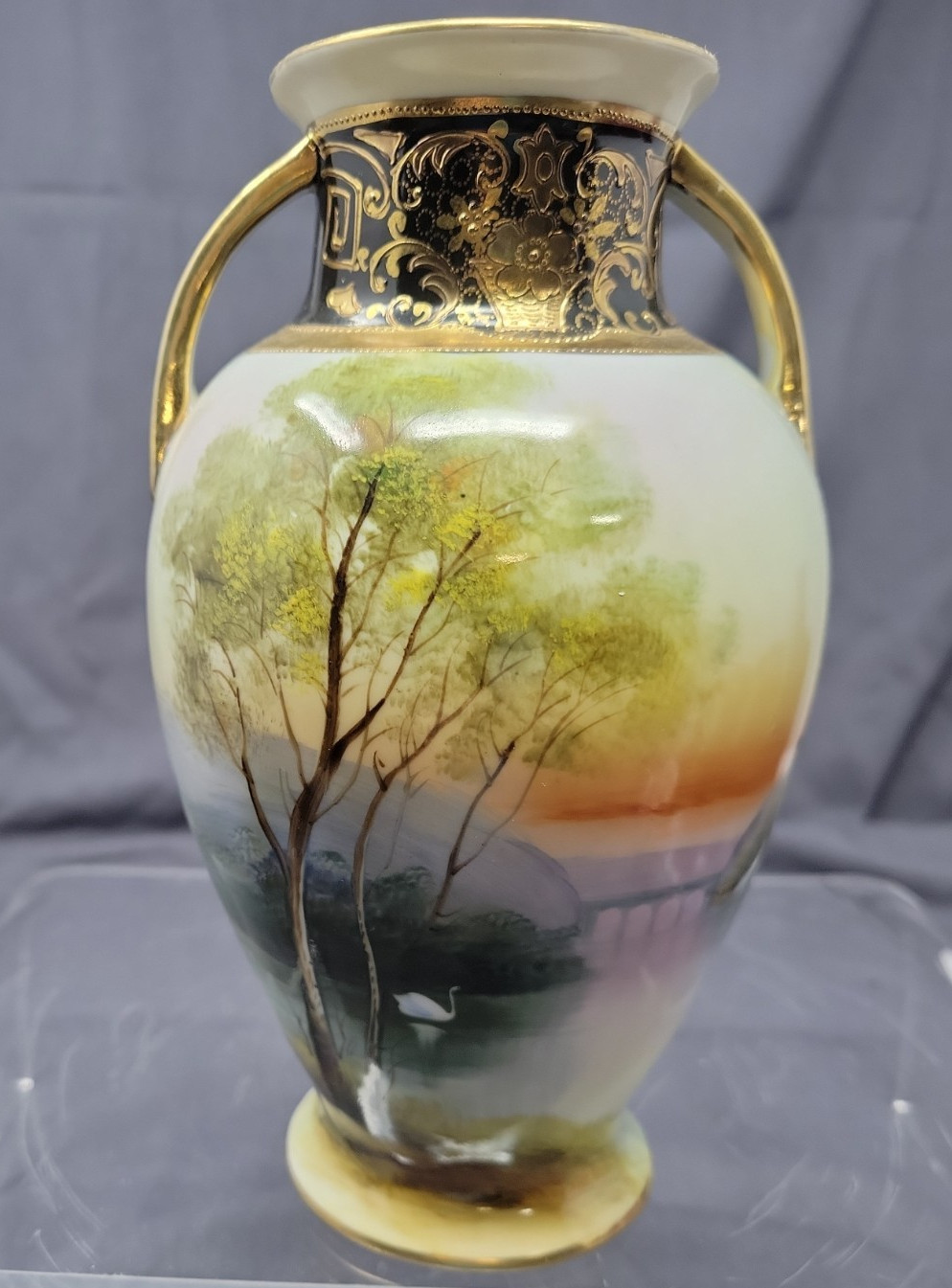 Noritake Morimura Black/Gold Swan On Lake Scene Vase 7.75″