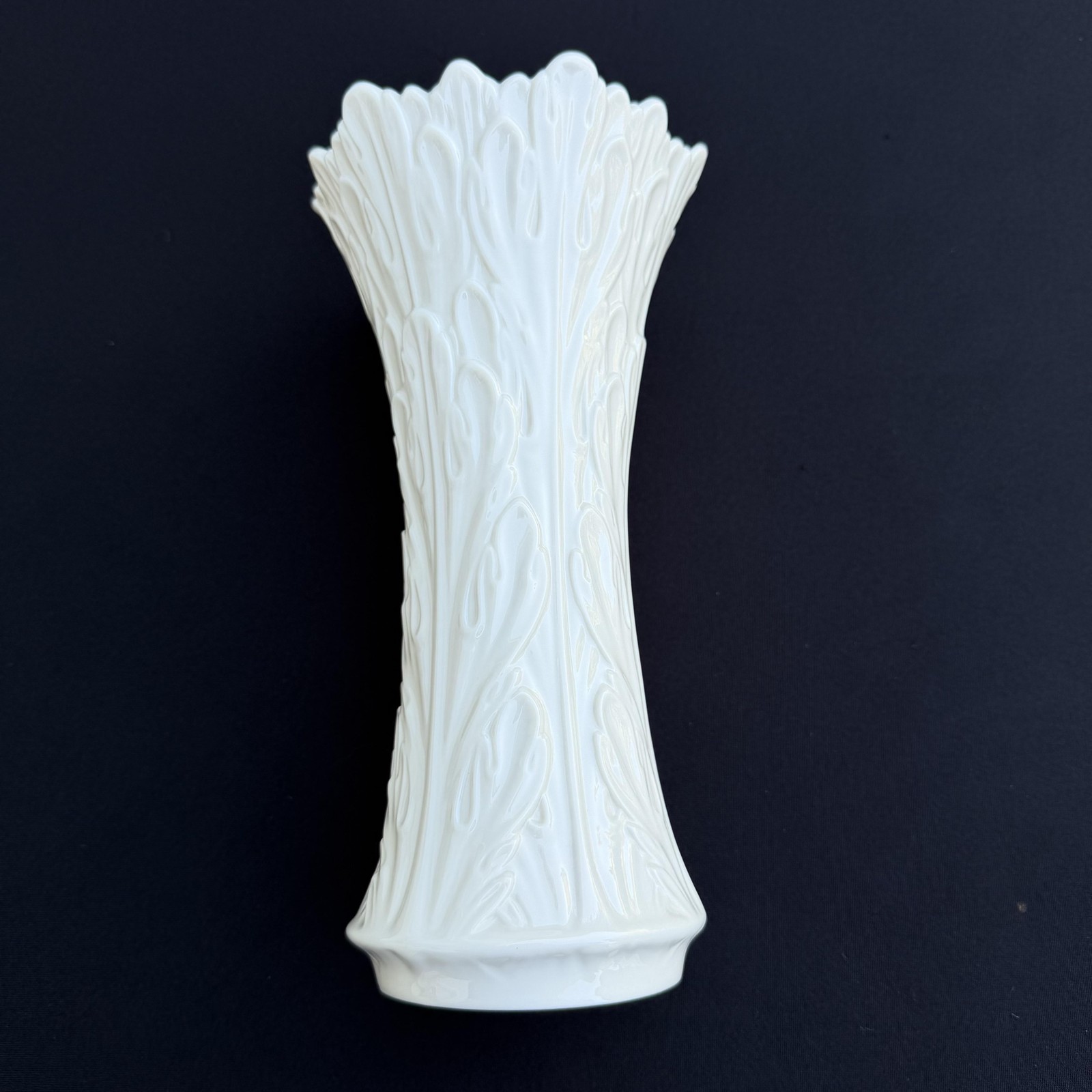 VTG Lenox White Leaf Vase 8.5″ Bone China Embossed Scalloped Rim USA Woodland