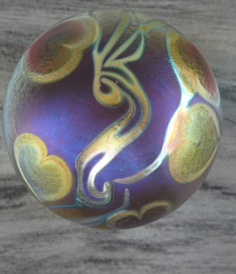Signed Correia Art Glass Iridescent Gold Trailing Hearts Paperweight 1981
