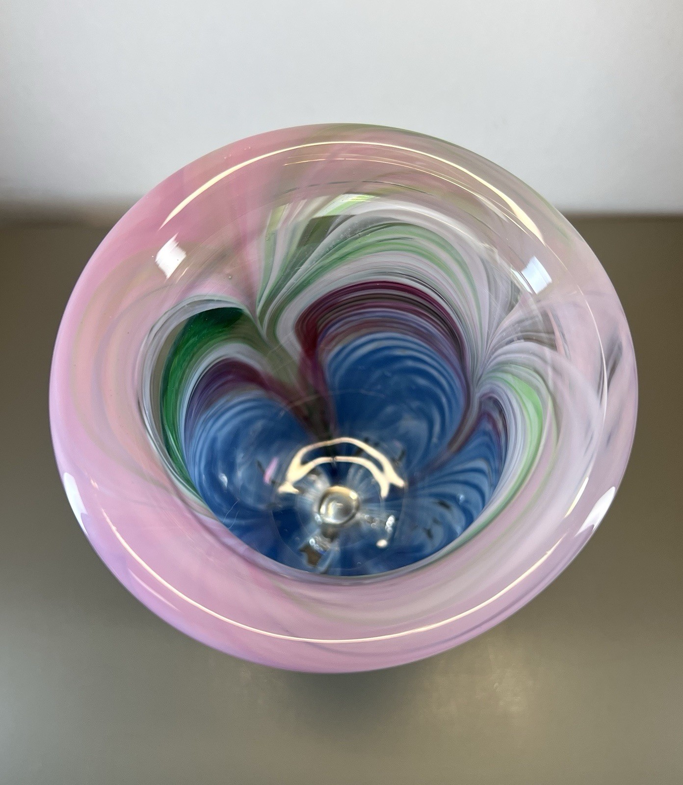 Tacoma Glassblowing Studio Art Glass Vase 7.25” Multicolor Pulled Feather