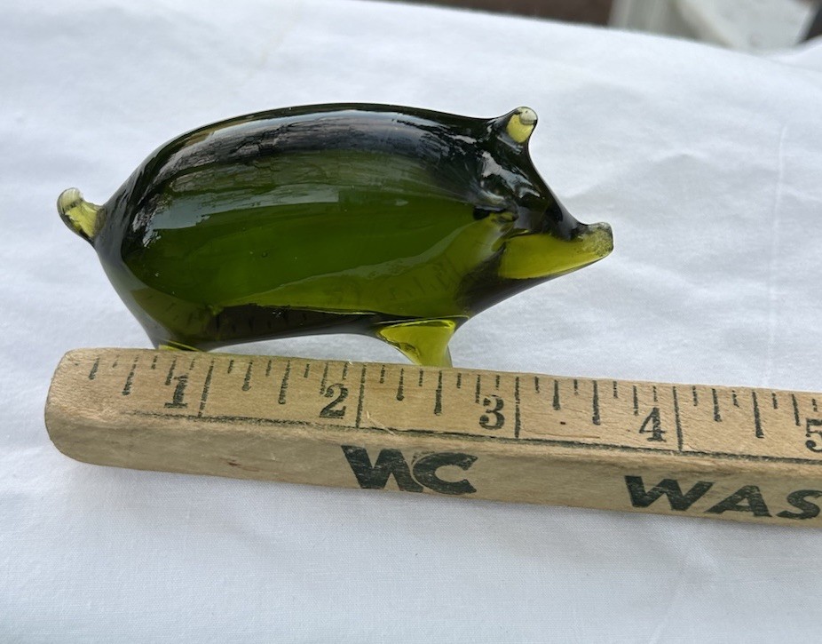 Vintage Hand Blown PILGRIM Art Glass Green Glass Pig 3.75” See Condition