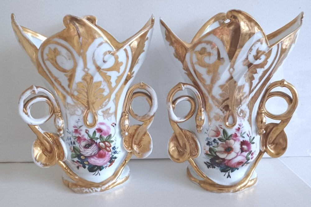 LARGE PAIR of Antique Vieux Old Paris Porcelain Vases with Beautiful Flowers 11″