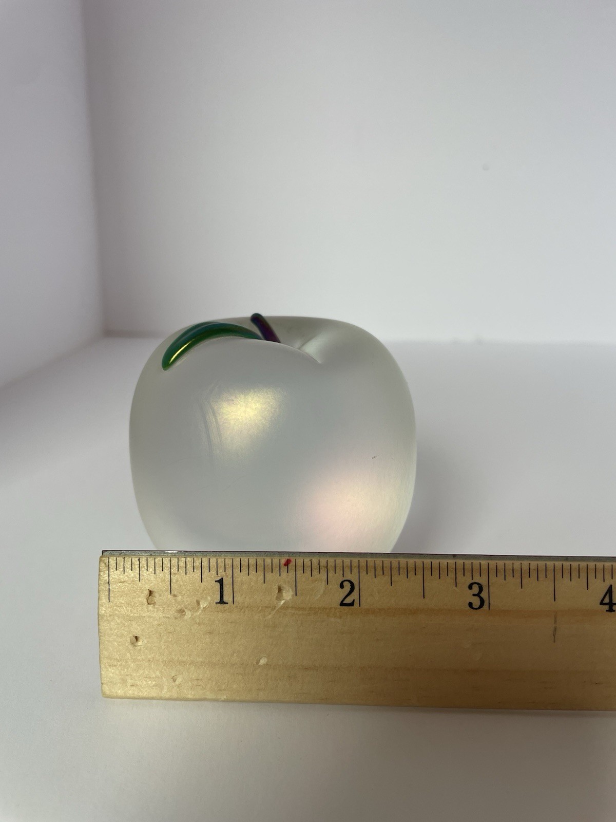 Zellique Studios Carnival Paperweight 1996, Signed Frosted Glass Apple