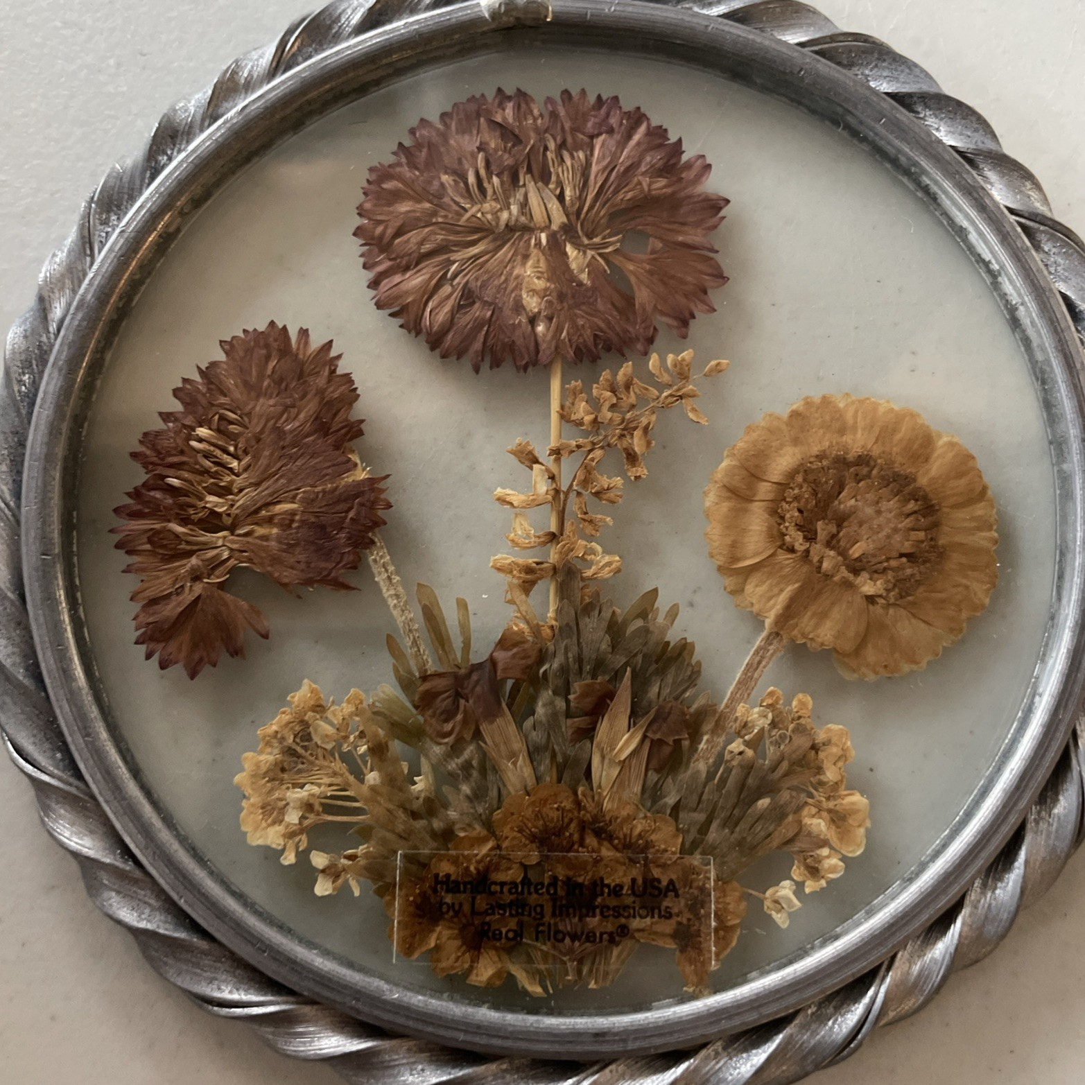 Vintage LASTING IMPRESSIONS Pressed Flowers Round Pewter & Glass Suncatcher 4.5″