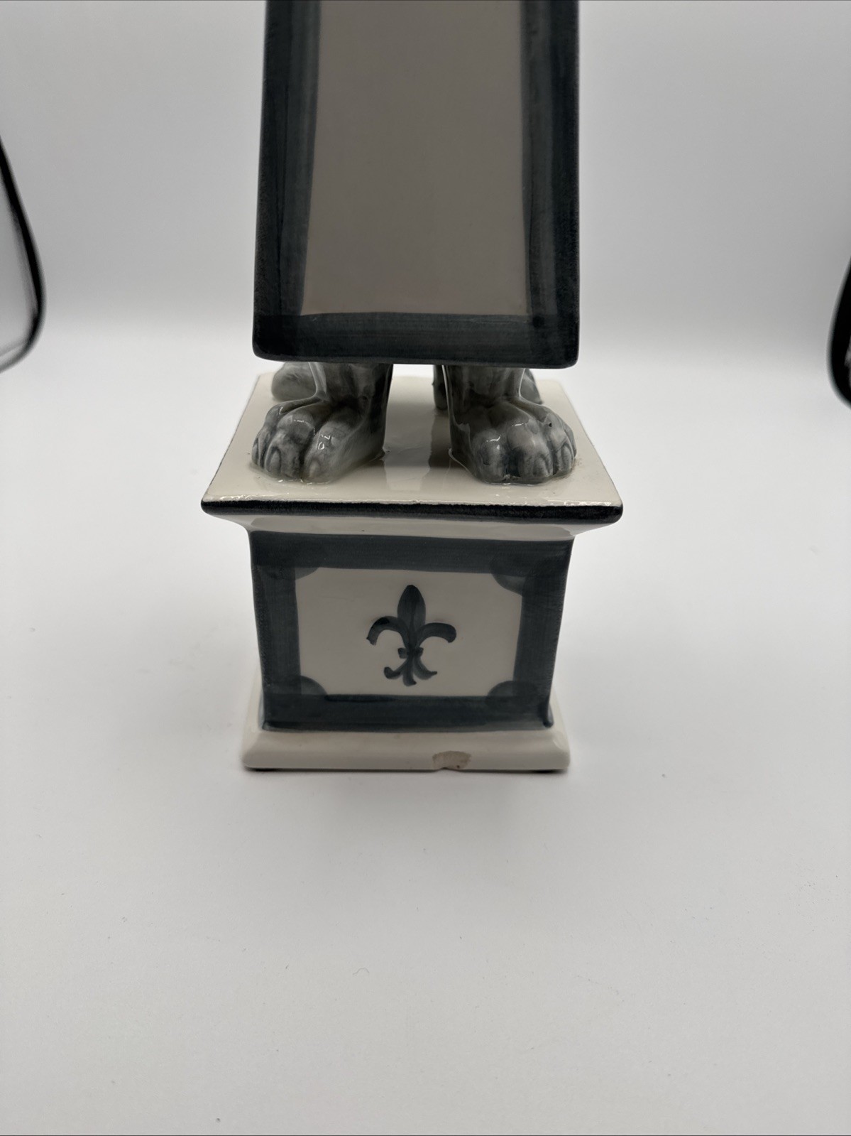 1960s Italian Ceramic White Obelisk Paw Feet 18 3/4 Inches