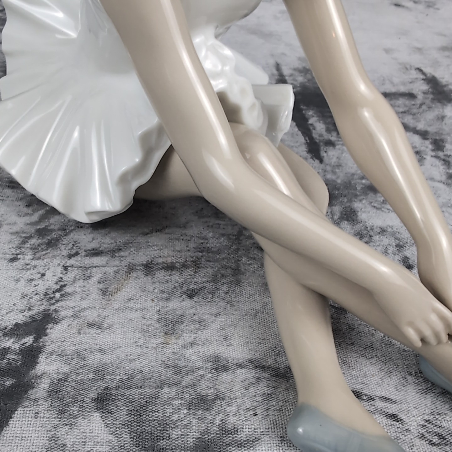 Lladro Nao 5.25″ 0151 Seated Stretching Ballerina Slipper Ballet Dancer Figurine