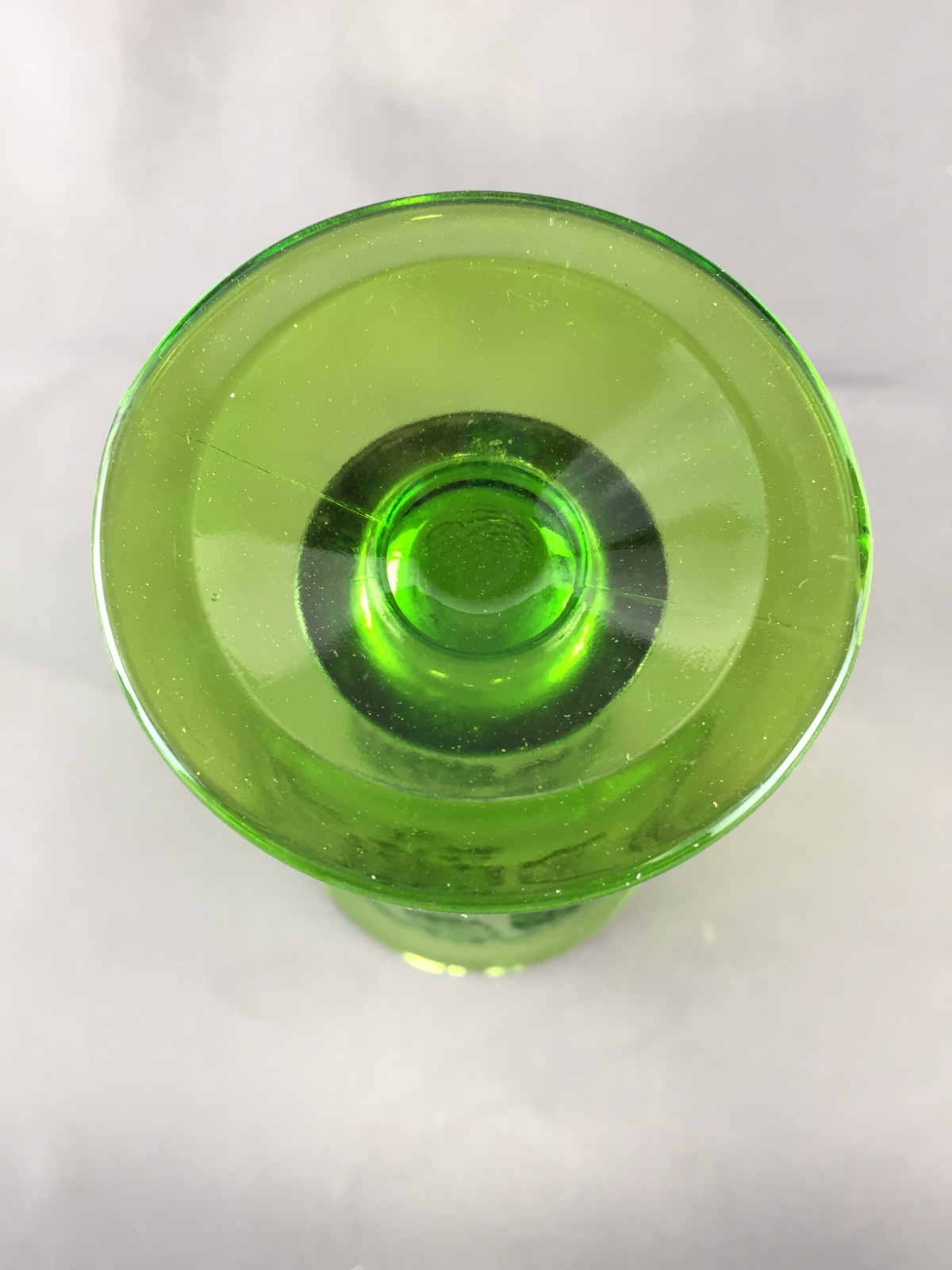 Vintage Indiana Glass Green Harvest Grape & Leaf 7 5/8″ Tall Footed Vase