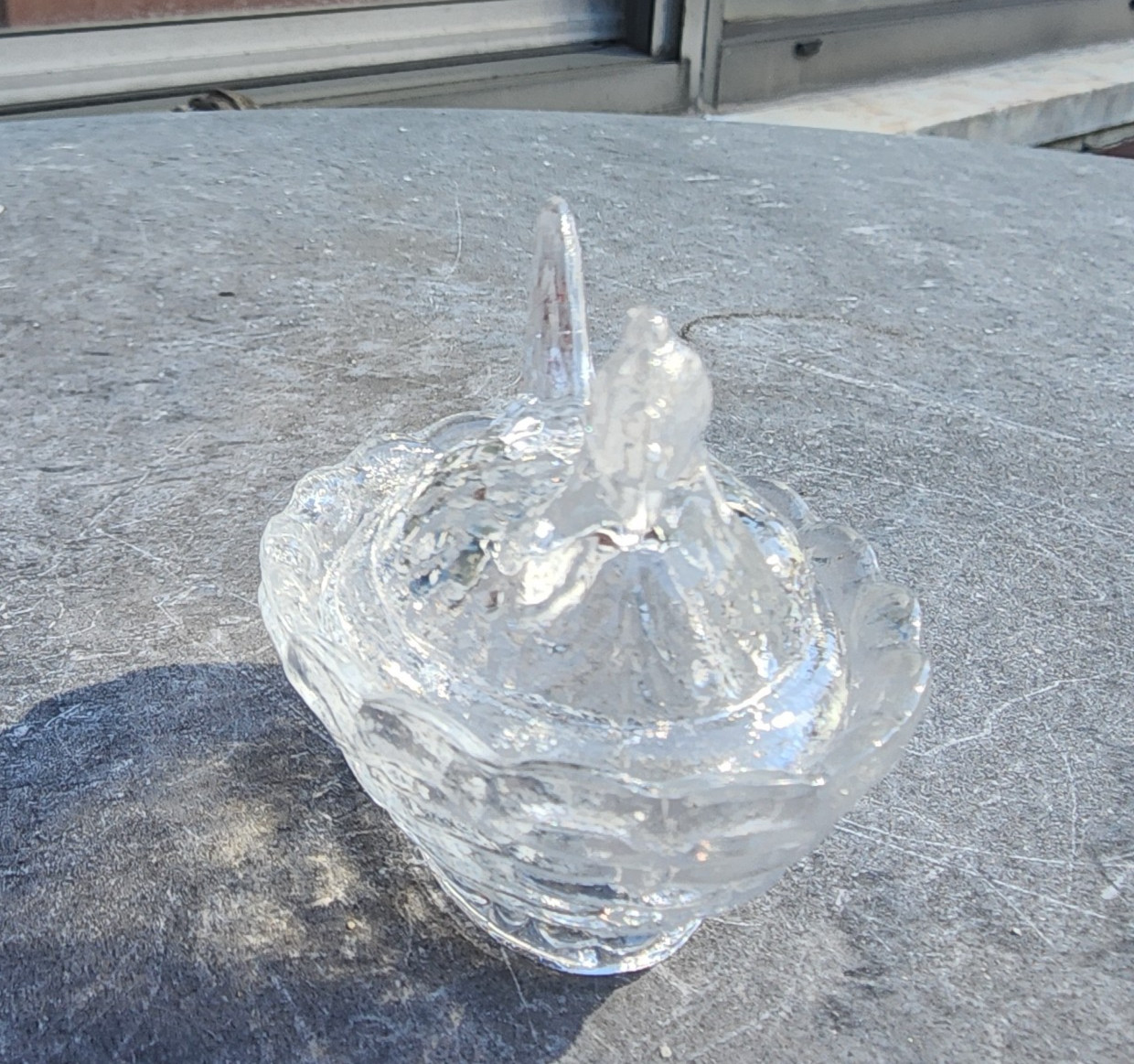 Crystal Clear Hen Chick Salt Seller Trinket Covered Basket Nest Mark R