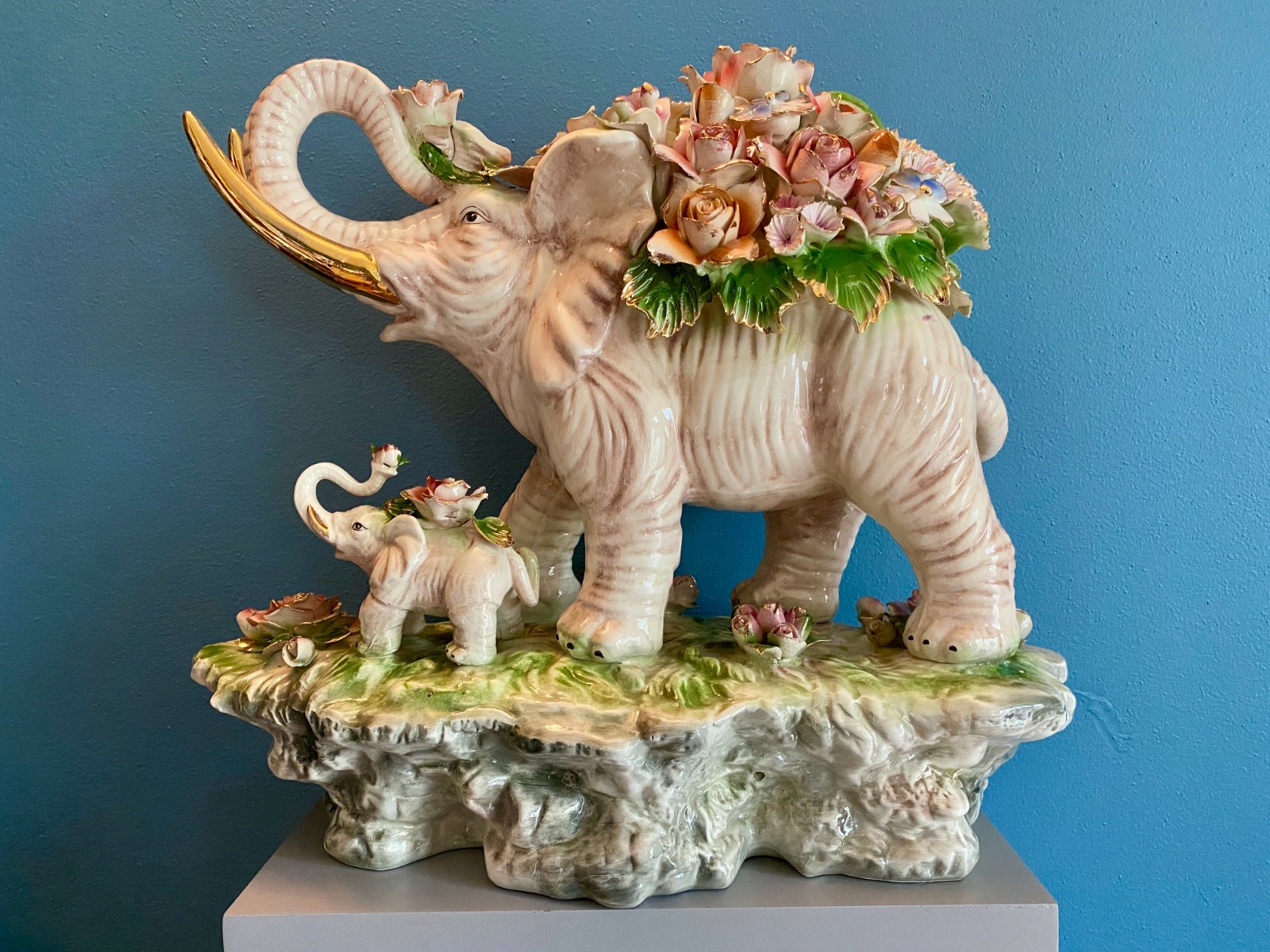 MINT Vintage Italian Capodimonte Porcelain Elephant 20″ x 17″ Marked Centerpiece