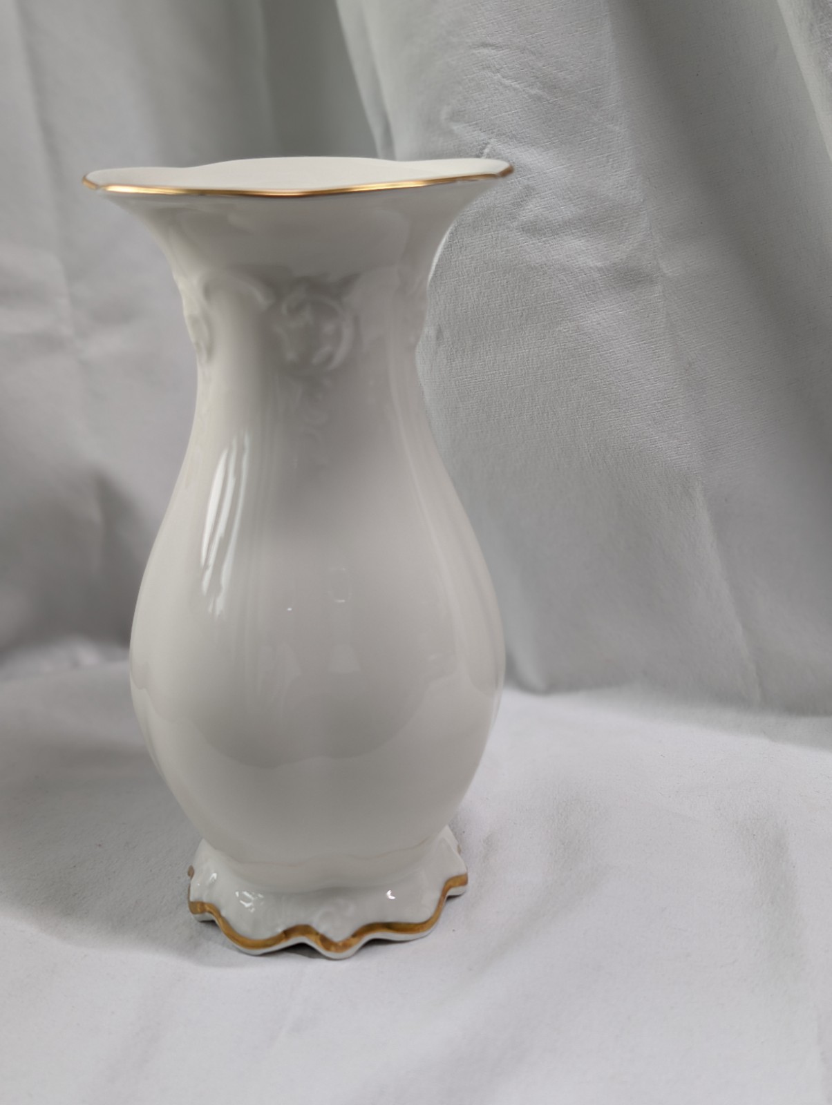 Rosenthal Classic Rose Monbijou 7″ Vase Flared Gold Trim Germany Moliere Glossy