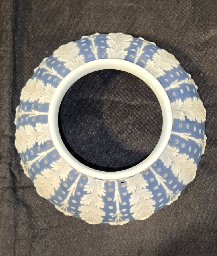 Wedgwood Jasperware Lamp Shade – Hightower Collection – Texas Exhibit 2012