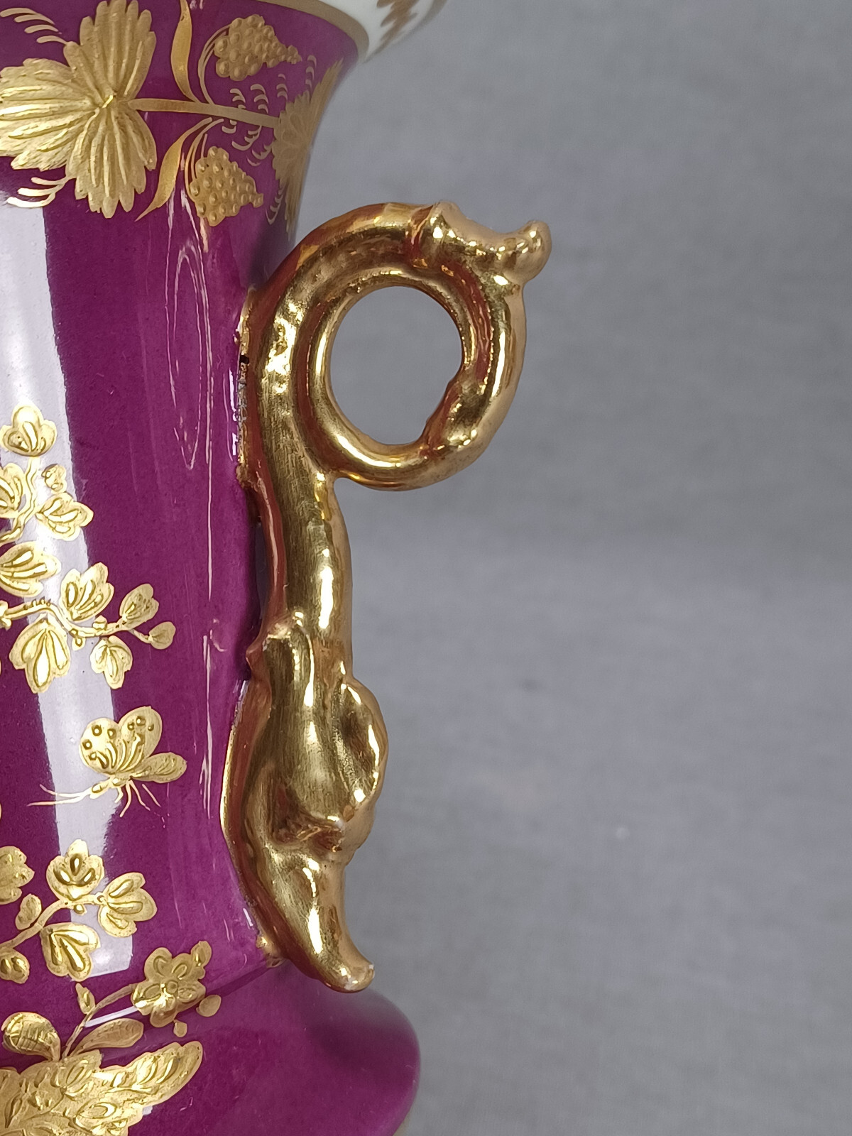 Spode Pattern 3993 Raised Gold Exotic Bird Cranberry 6 1/8 Inch Vase Circa 1822