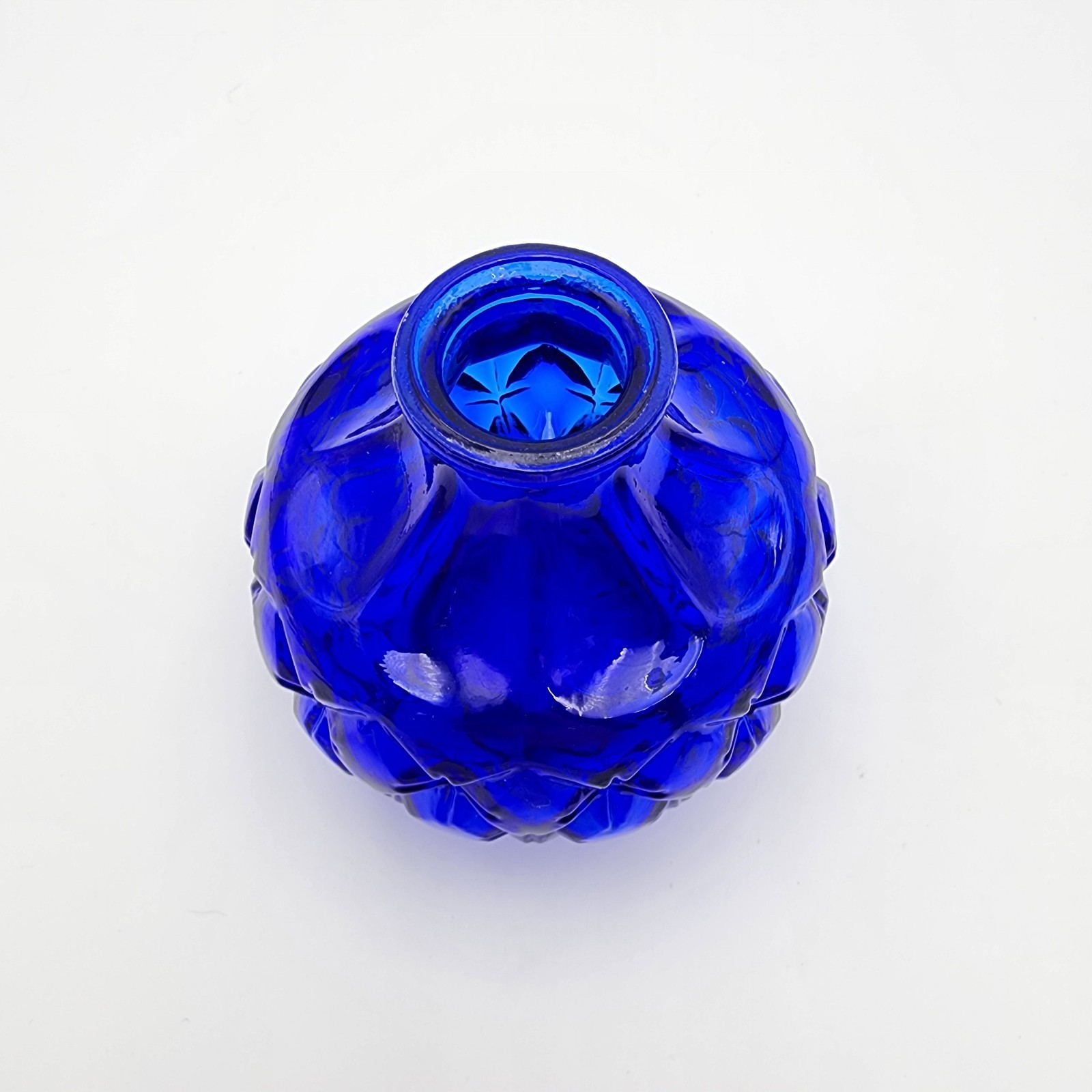 VTG Pressed Cobalt Blue Glass Bud Vase Quilted Cushion Texture w/ Star Bottom