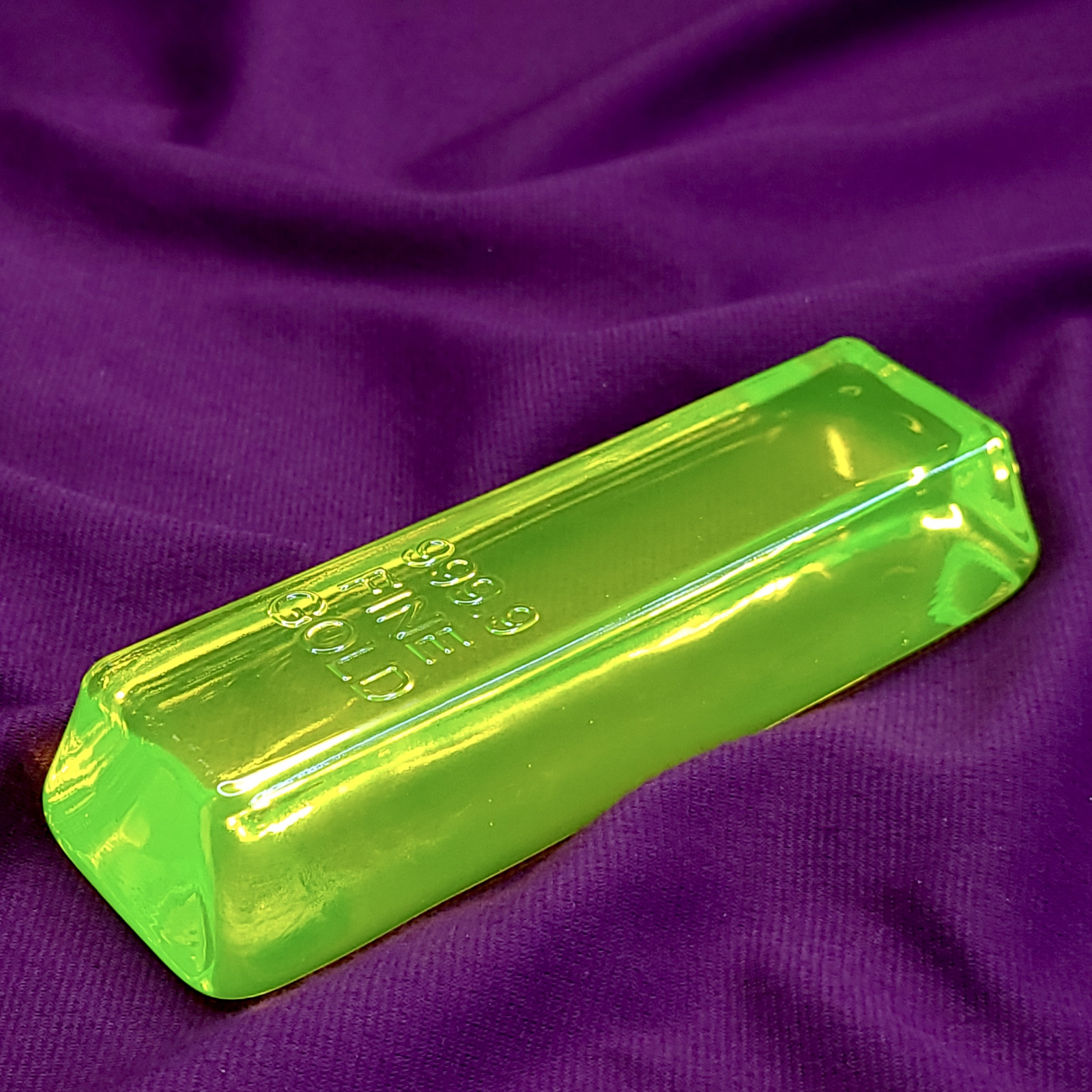 Vaseline Uranium Glass Figurine Ingot “Fine Gold 999.9” Uranium Yellow Glass