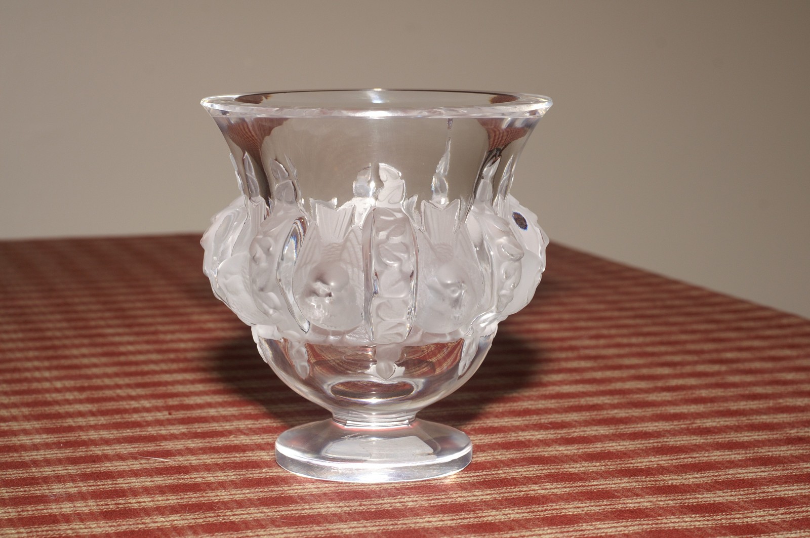 Lalique Dampierre Sparrows Glass Vase France Signed Excellent