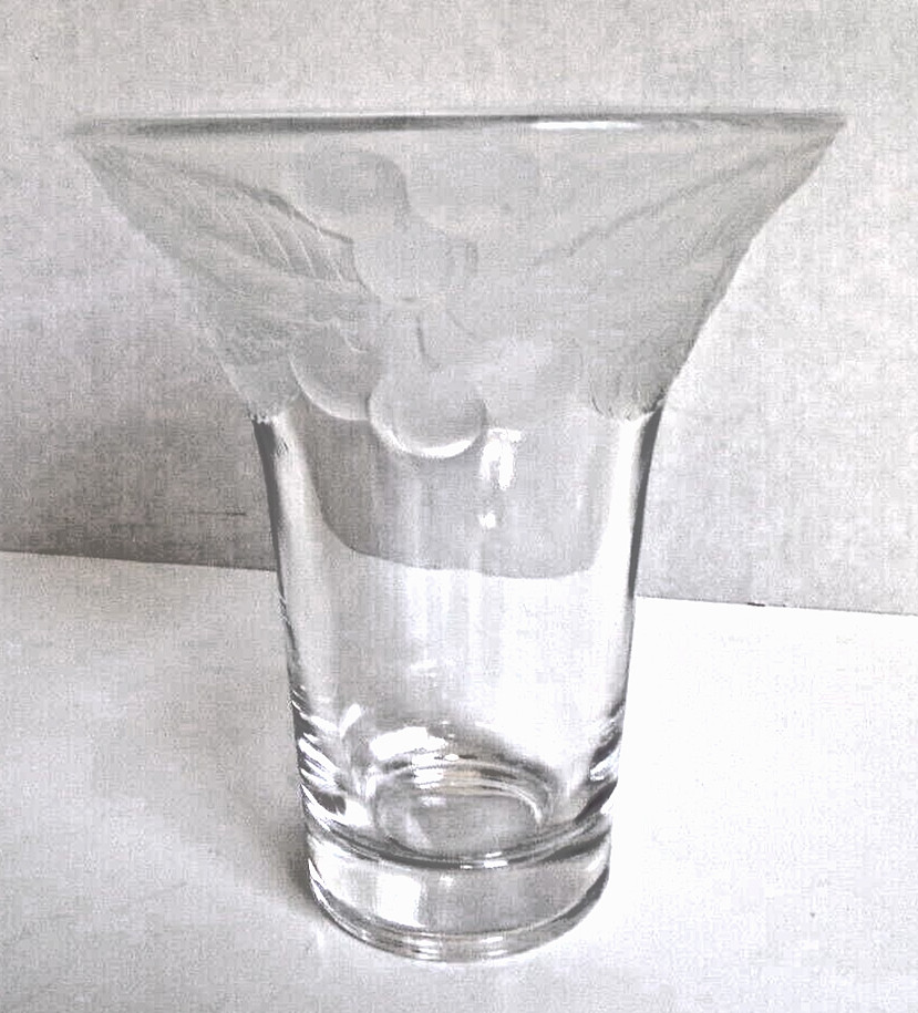 Mikasa Bountiful Handcrafted Frosted Clear Crystal Heavy Vase Cherry Design 6.5”