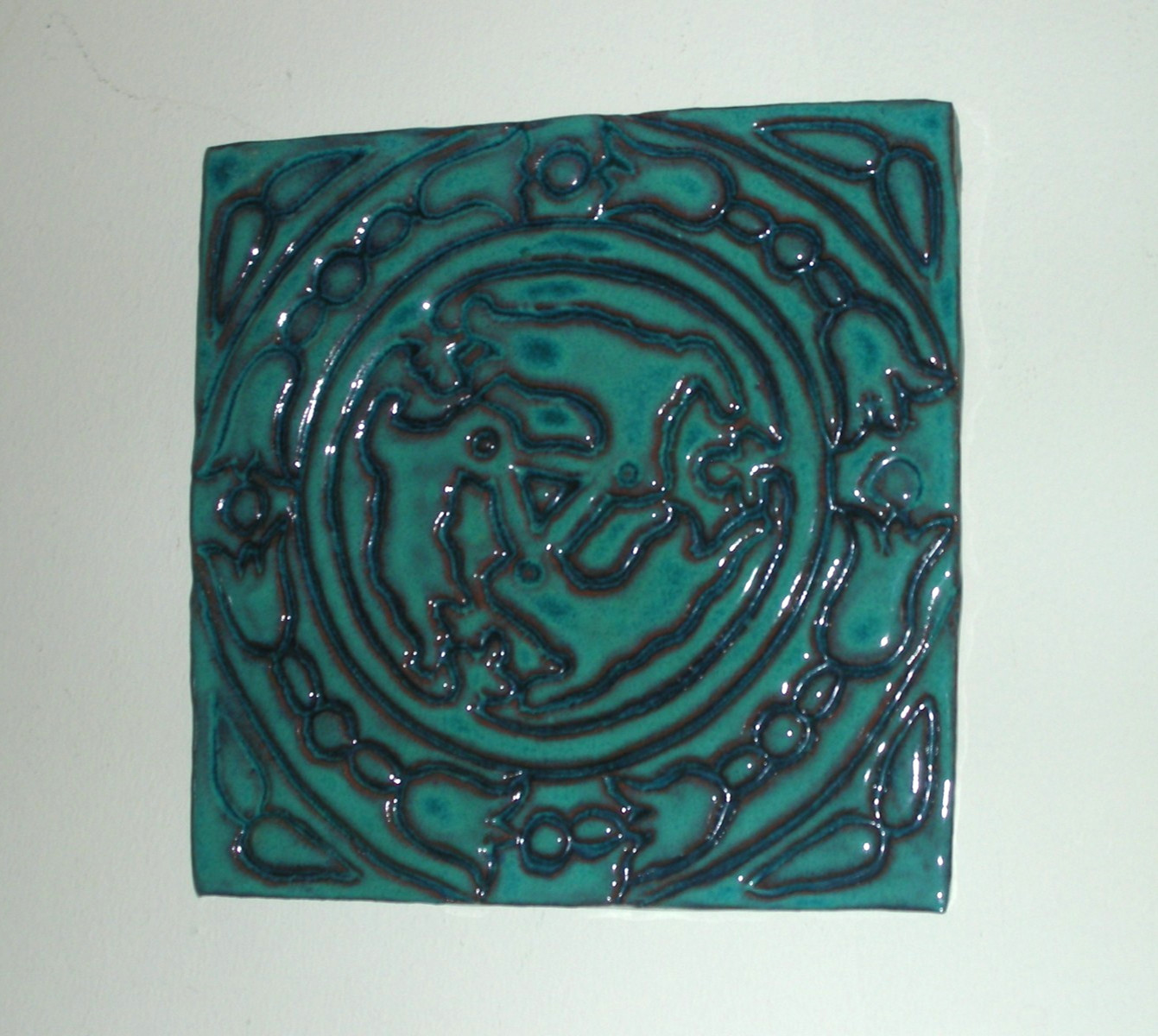 Clay Rat Studio by Eric Boynton Large Wall Tile – Three Hares Motif – 11.5×11.5″