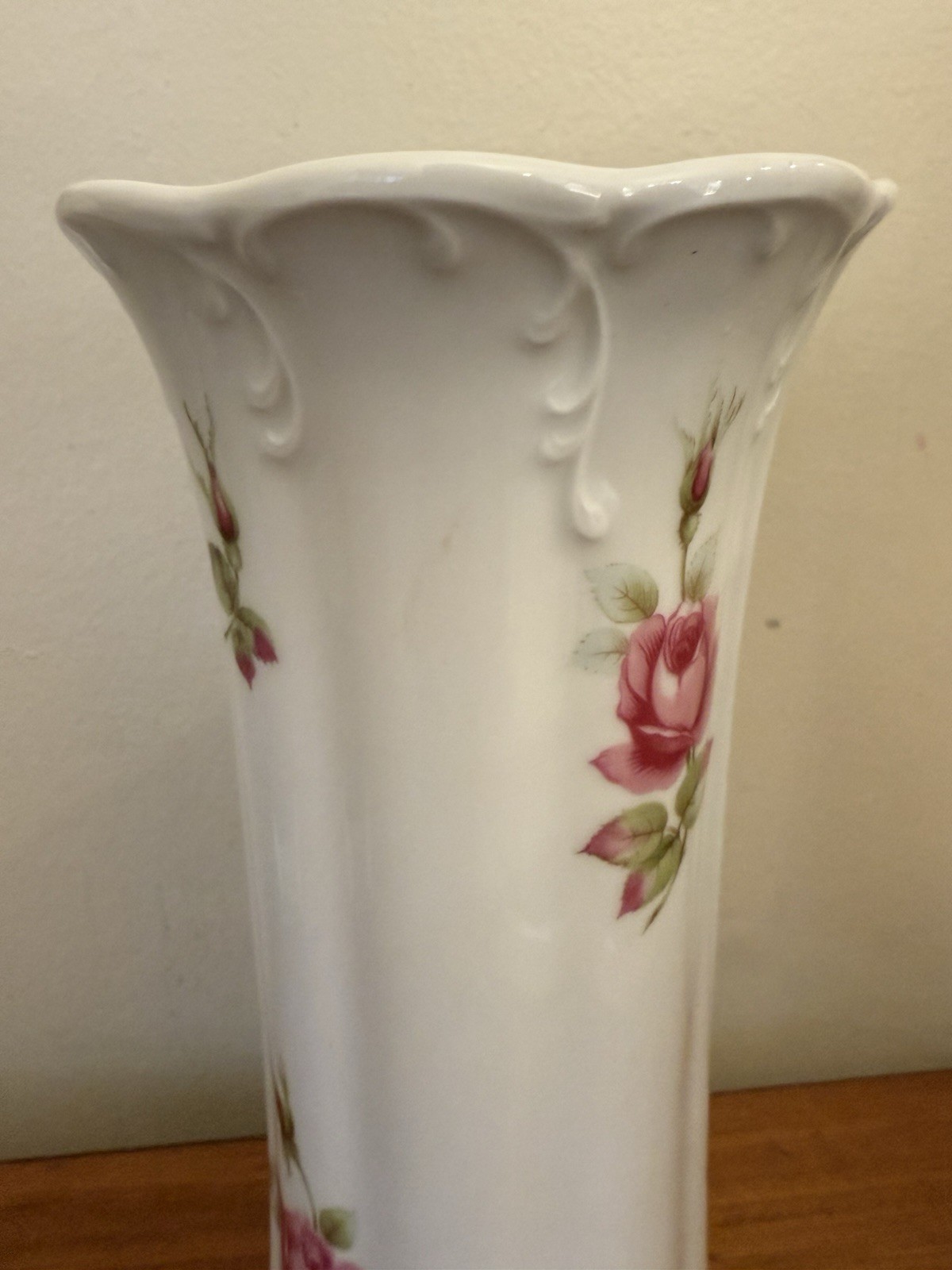 Vintage Rosenthal Germany Classic Rose 8″ Scalloped Bud Vase Porcelain