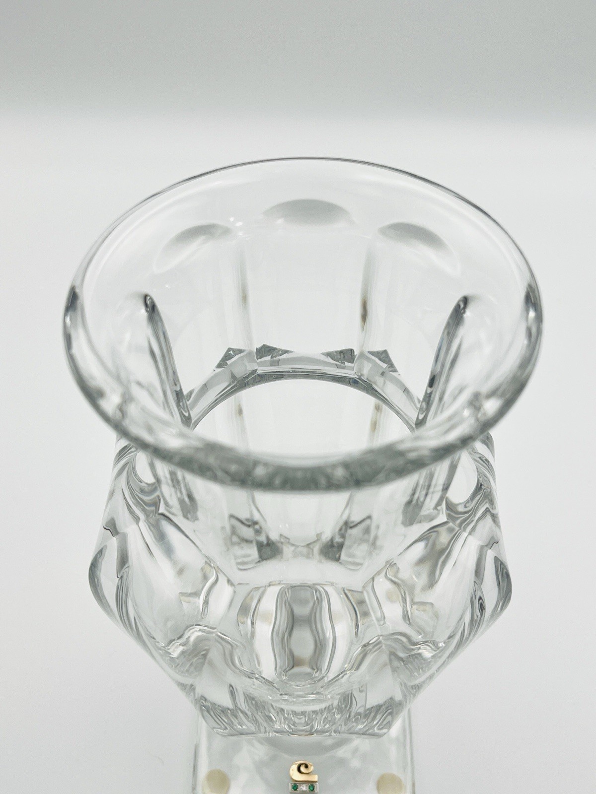 Custom BACCARAT CRYSTAL HARCOURT URN VASE W/DIAMOND & 2 EMERALDS MSRP $5,500