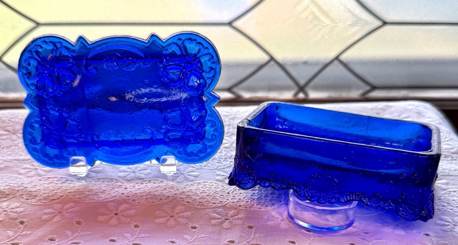 Vintage Cobalt Blue Glass Lidded Trinket Box- Floral Design – Please Read G6