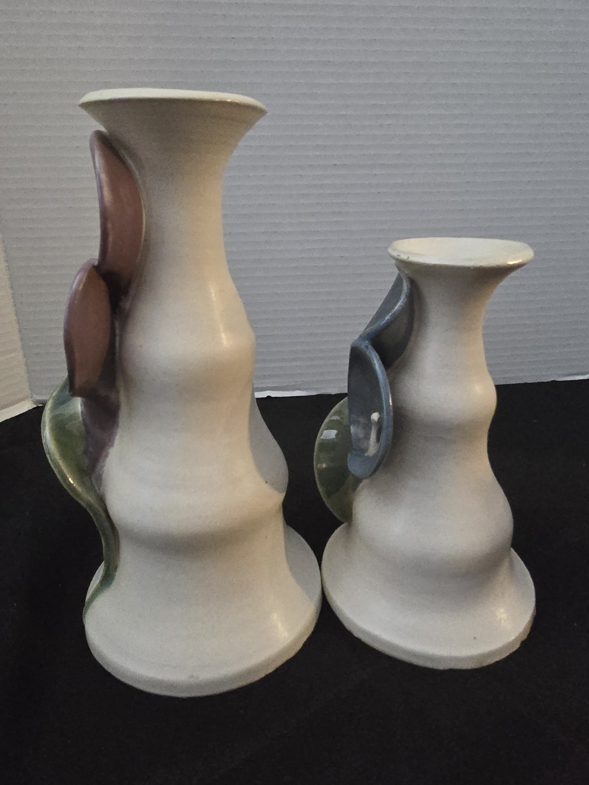 Vintage pair of Jana Kozon Kausalik Calla Lily Art potter Bud Vase Set Of 2