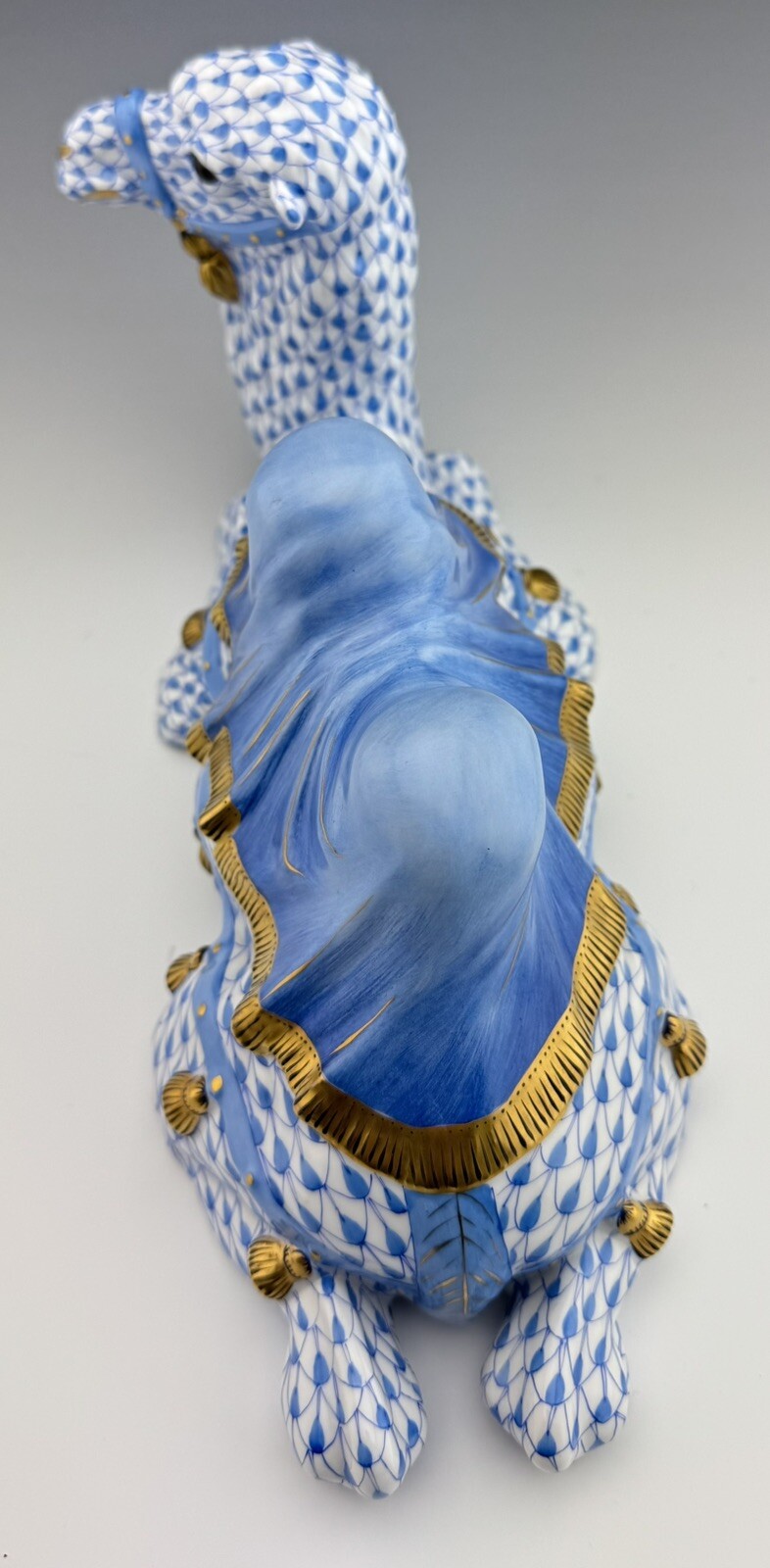 🦋 MINT HEREND Large 9.5” CAMEL Classic Kingdom Blue Fishnet Figurine