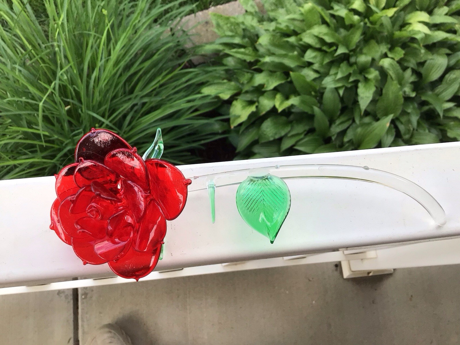 Vintage Art Glass 7 1/2” Long Stem Rose With Thorns And Leaf