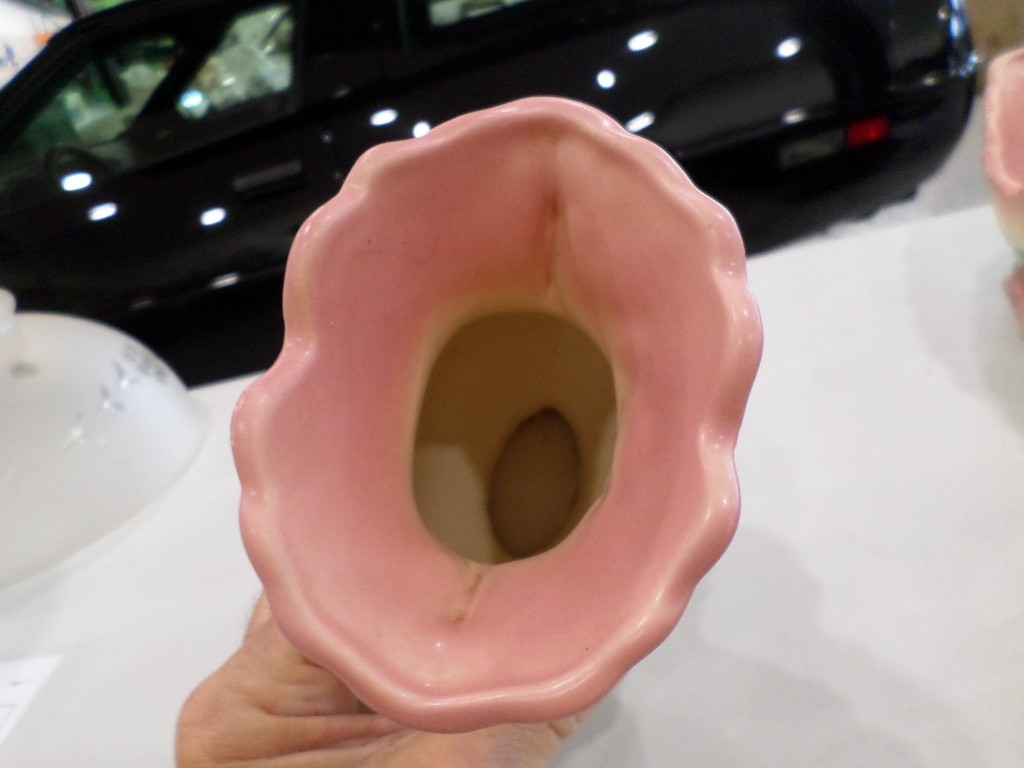 Vintage USA HULL Pottery Bown Knot Double Handle Vase Model B-7-8 1/2 in MINT 2