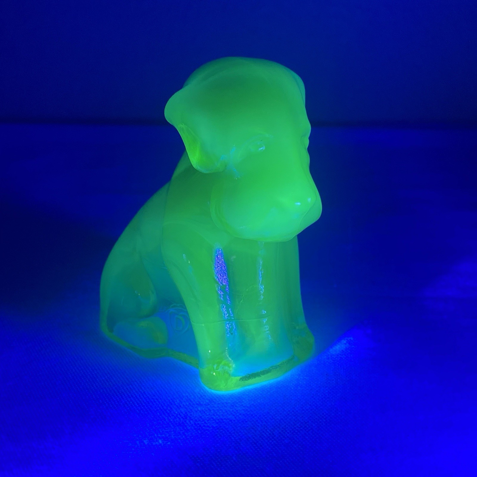 Degenhart Art Glass Pooch January Blizzard Slag #111 Vintage 1/30/1978 GLOWS