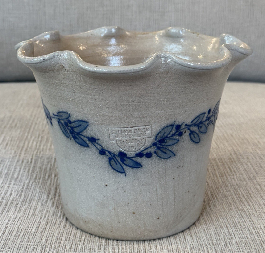 Salmon Falls Stoneware 2000 Scalloped Planter 5.75 Inch Blueberry Vine Dover NH
