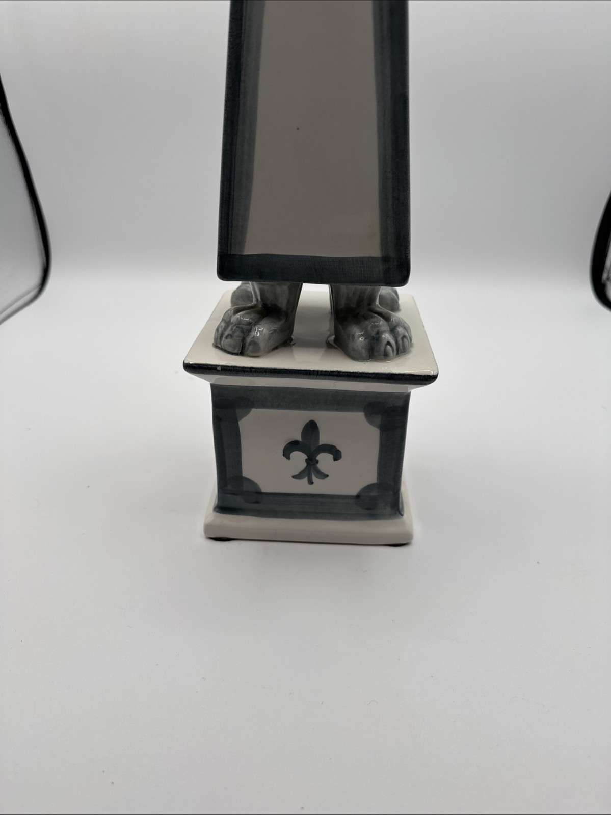 1960s Italian Ceramic White Obelisk Paw Feet 18 3/4 Inches