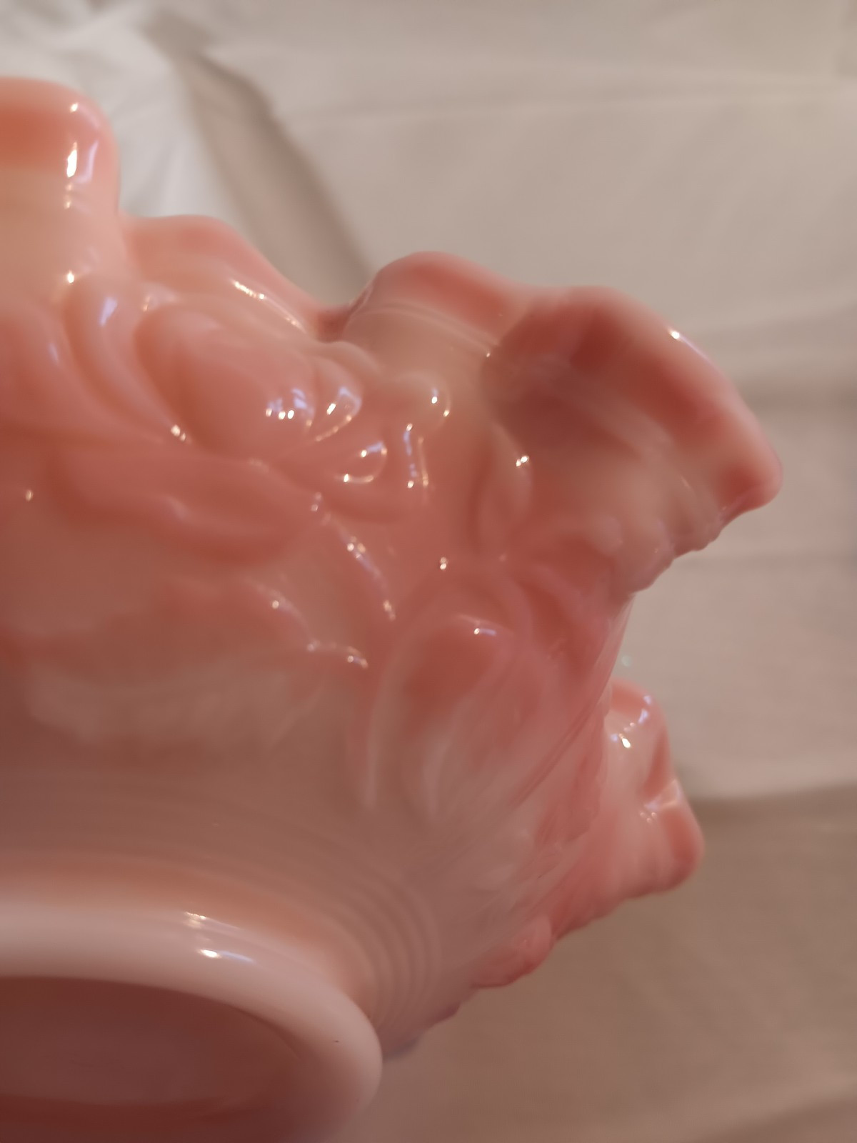 Fenton Rosalind Basket Flower & Leaf Design