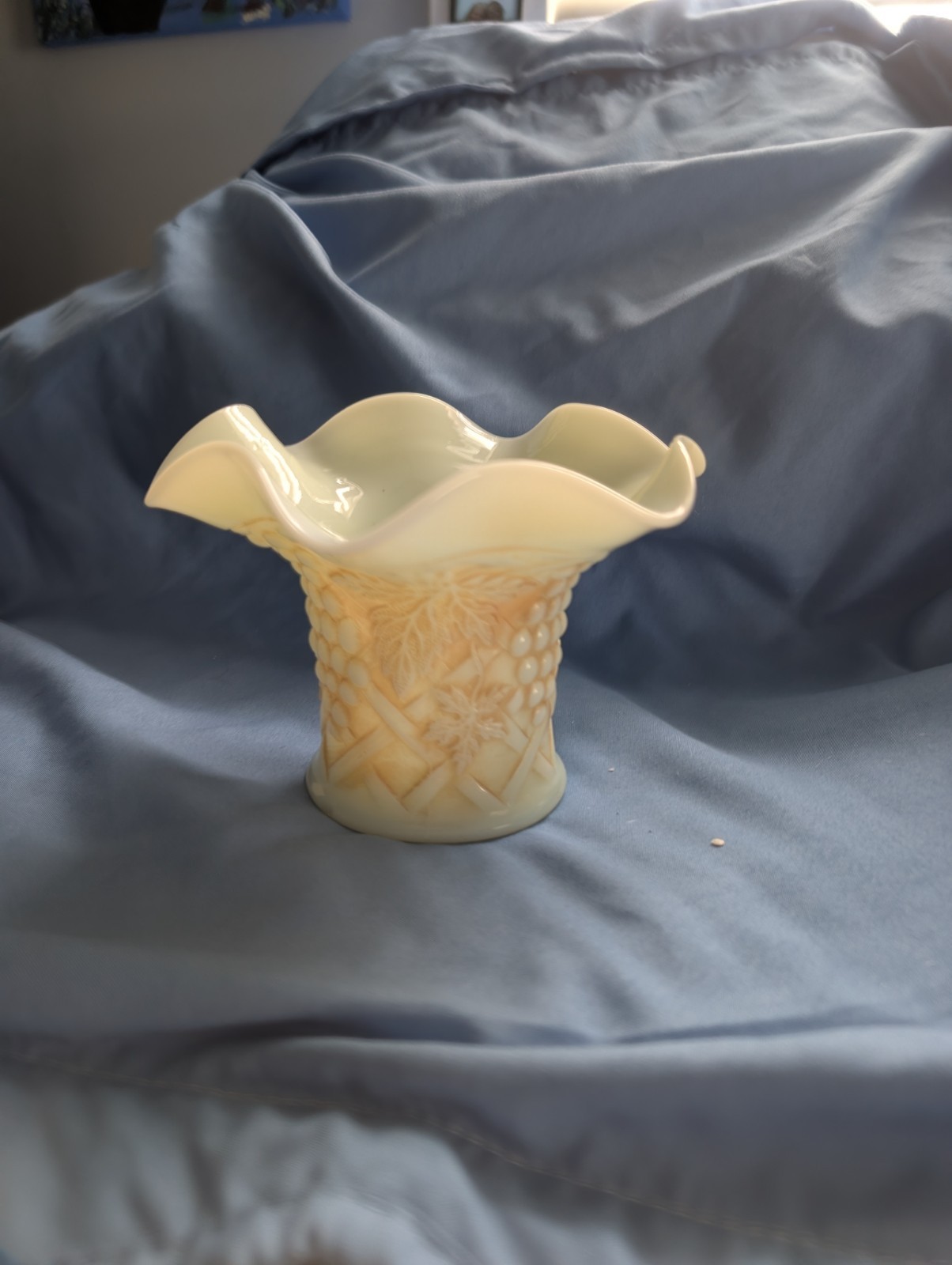 Vintage Northwood Vaseline Custard Nutmeg Glass