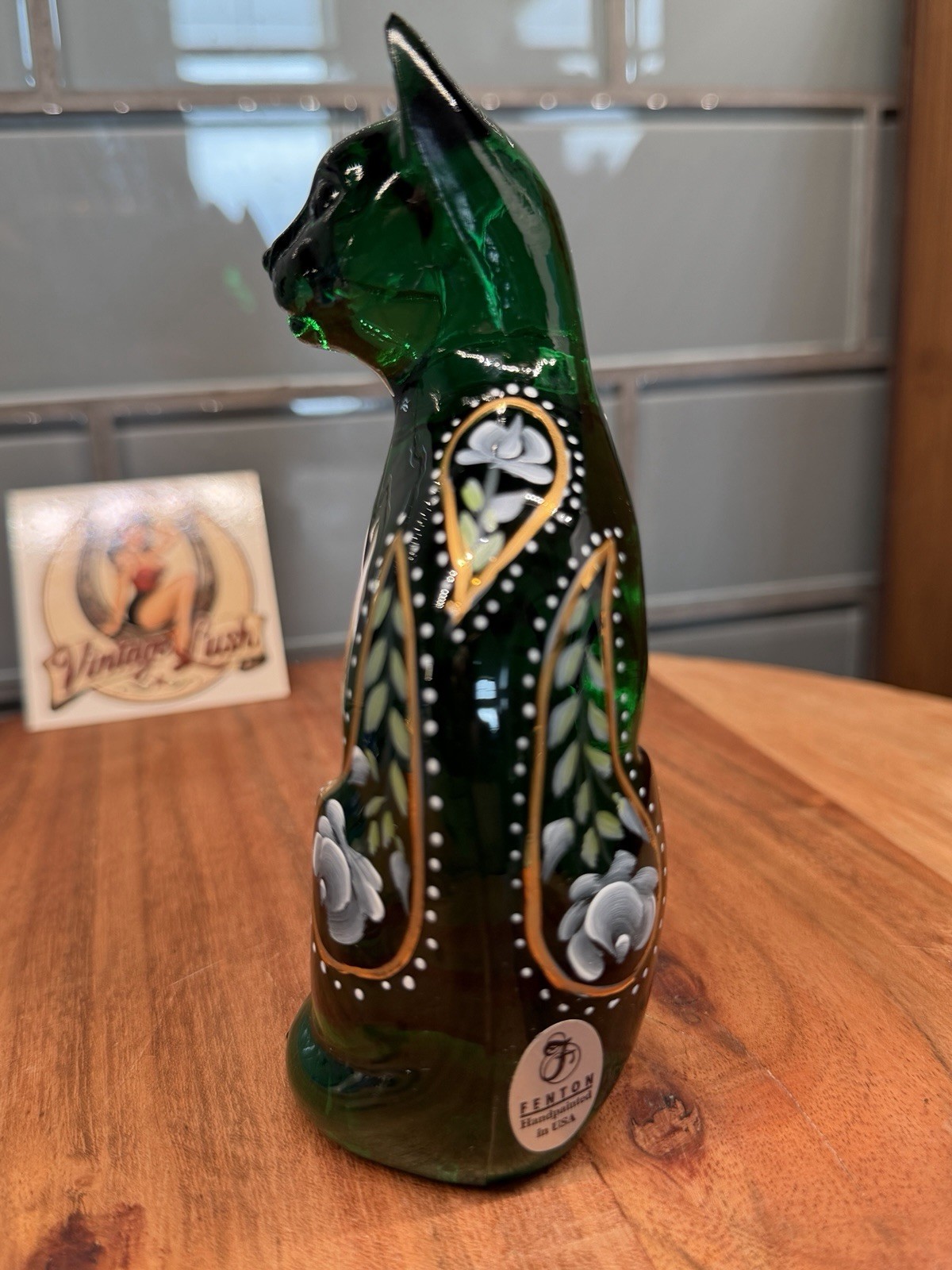 FENTON CAT 5 3/8″ HP FLORAL ON EMERALD GREEN ARTIST D. CUTSHAW 1970
