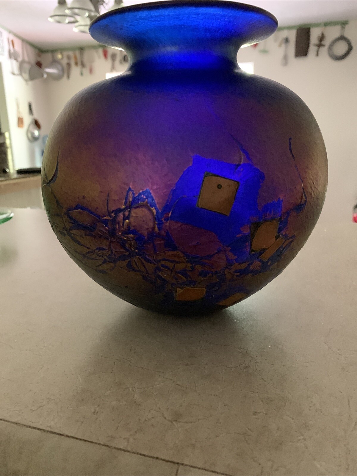 SIGNED Vintage ROBERT HELD Beautiful IRIDESCENT 8” Tall X 25” ART Glass VASE