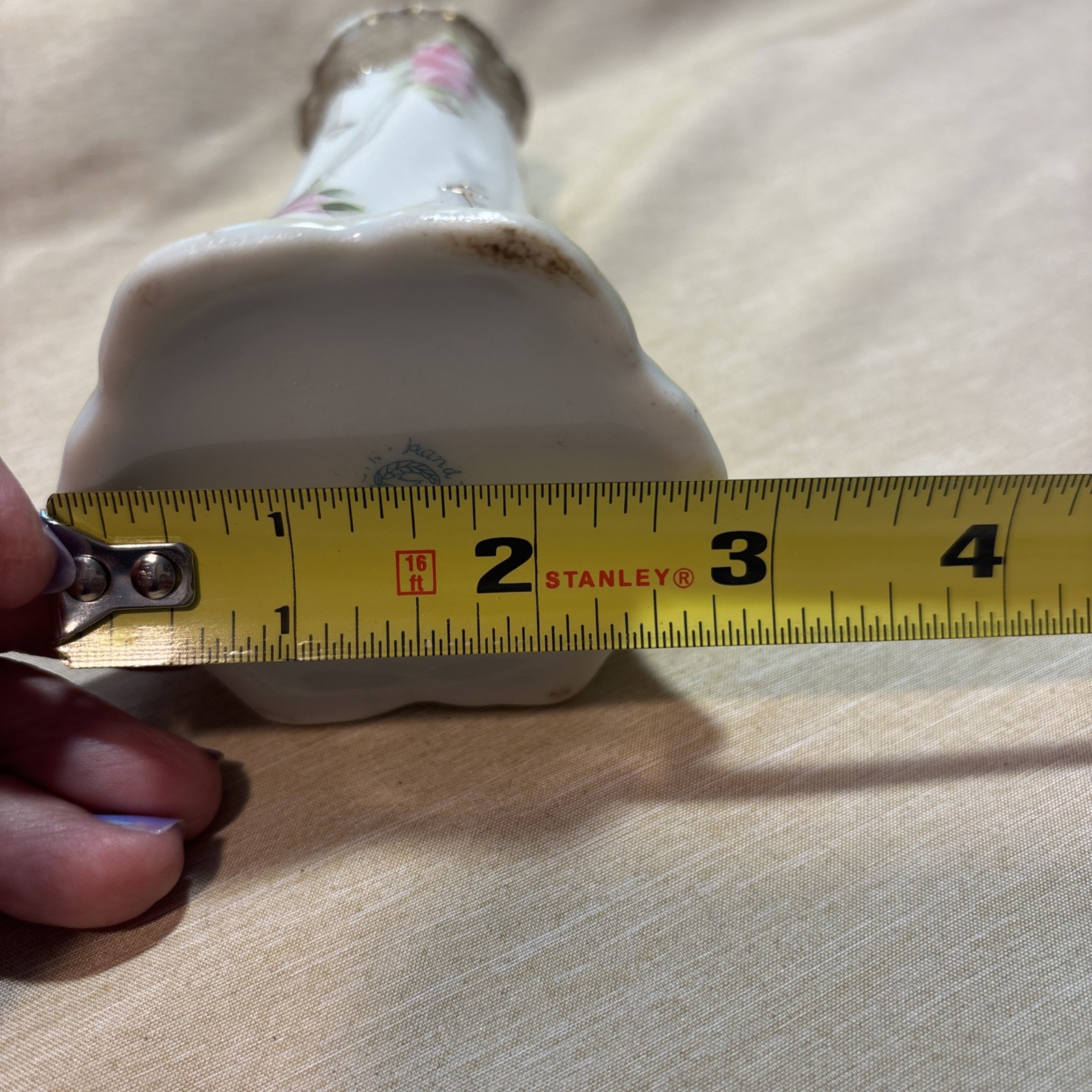 VINTAGE NIPPON HAND PAINTED BUD VASE HAT PIN HOLDER ROSES GOLDEN LACE FILAGREE..