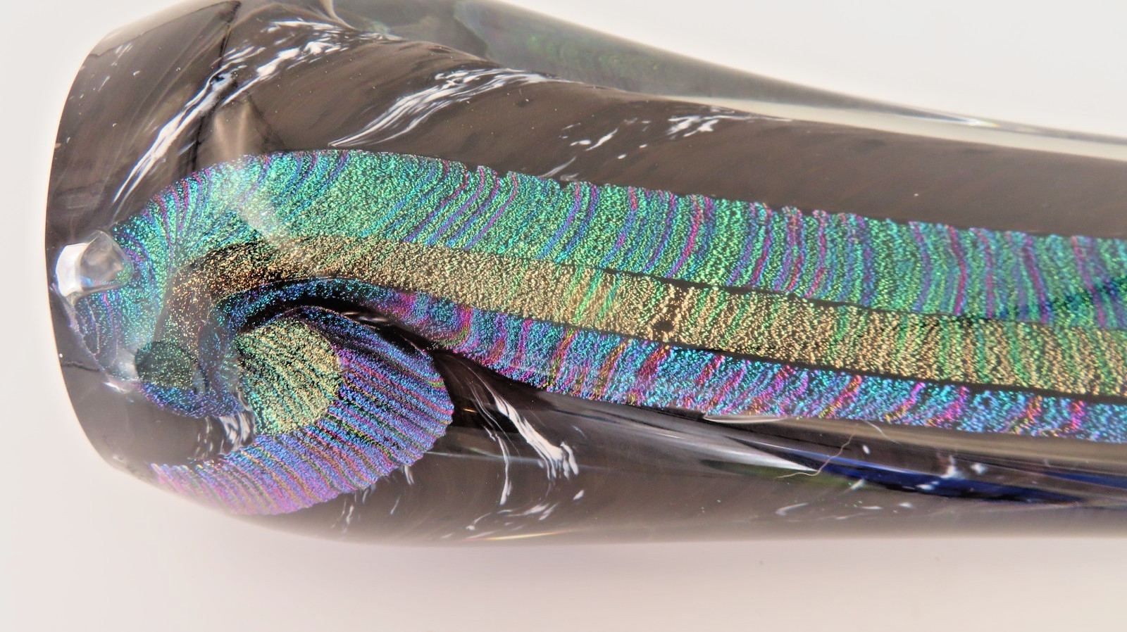Scott Hartley Art Glass Sculpture Dichroic Peacock Feather Artist Signed 14.5″H