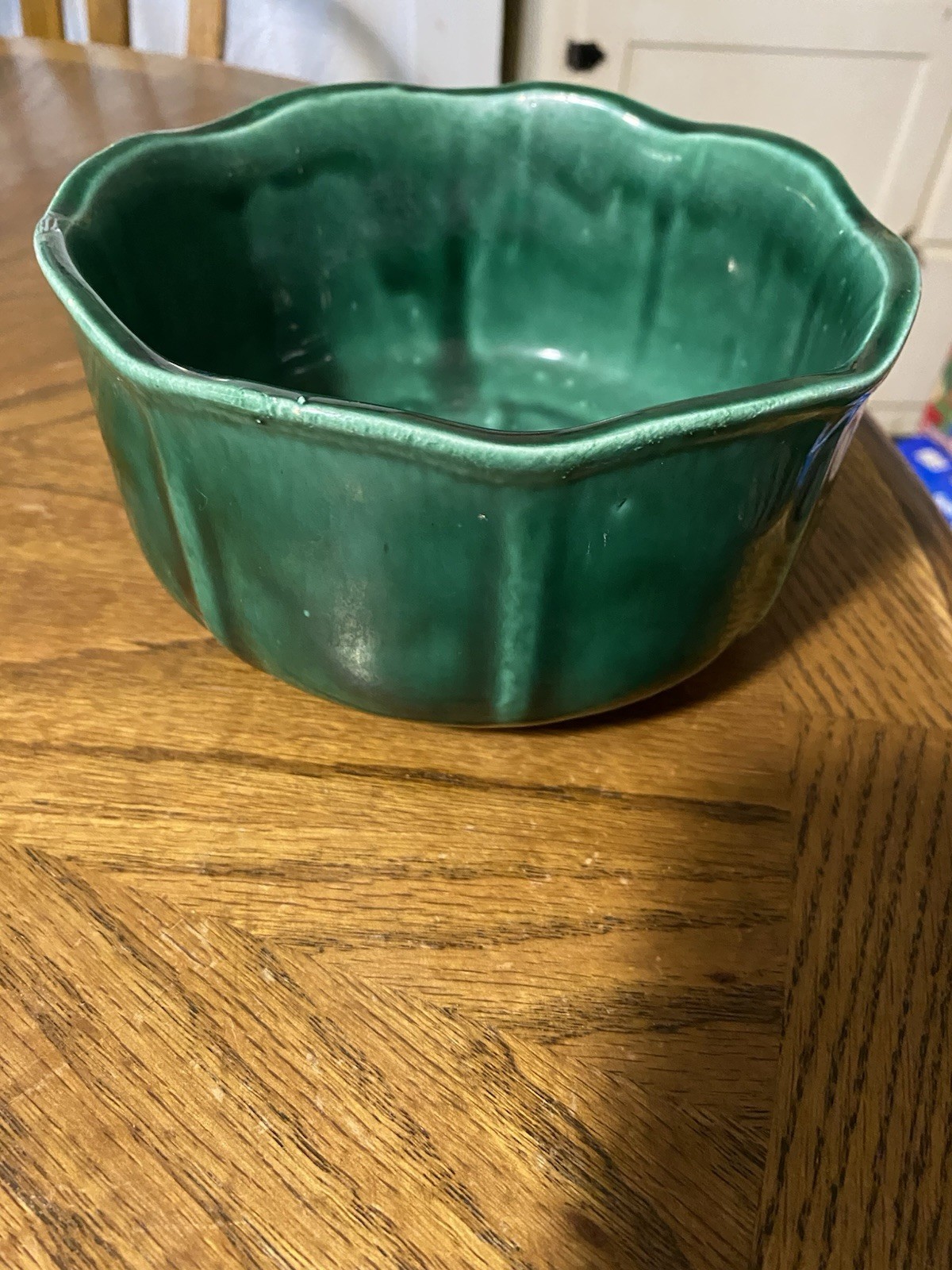Vintage Hull Pottery Green Scalloped Planter W Ribbed Exterior #488 7” USA