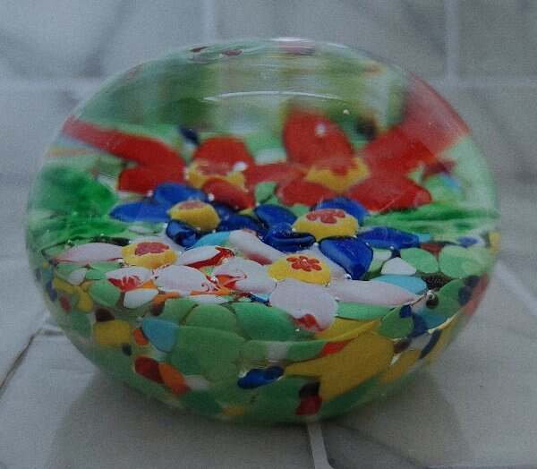 Lampwork SIX Flower Glass Paperweight With Frog On Top Outside