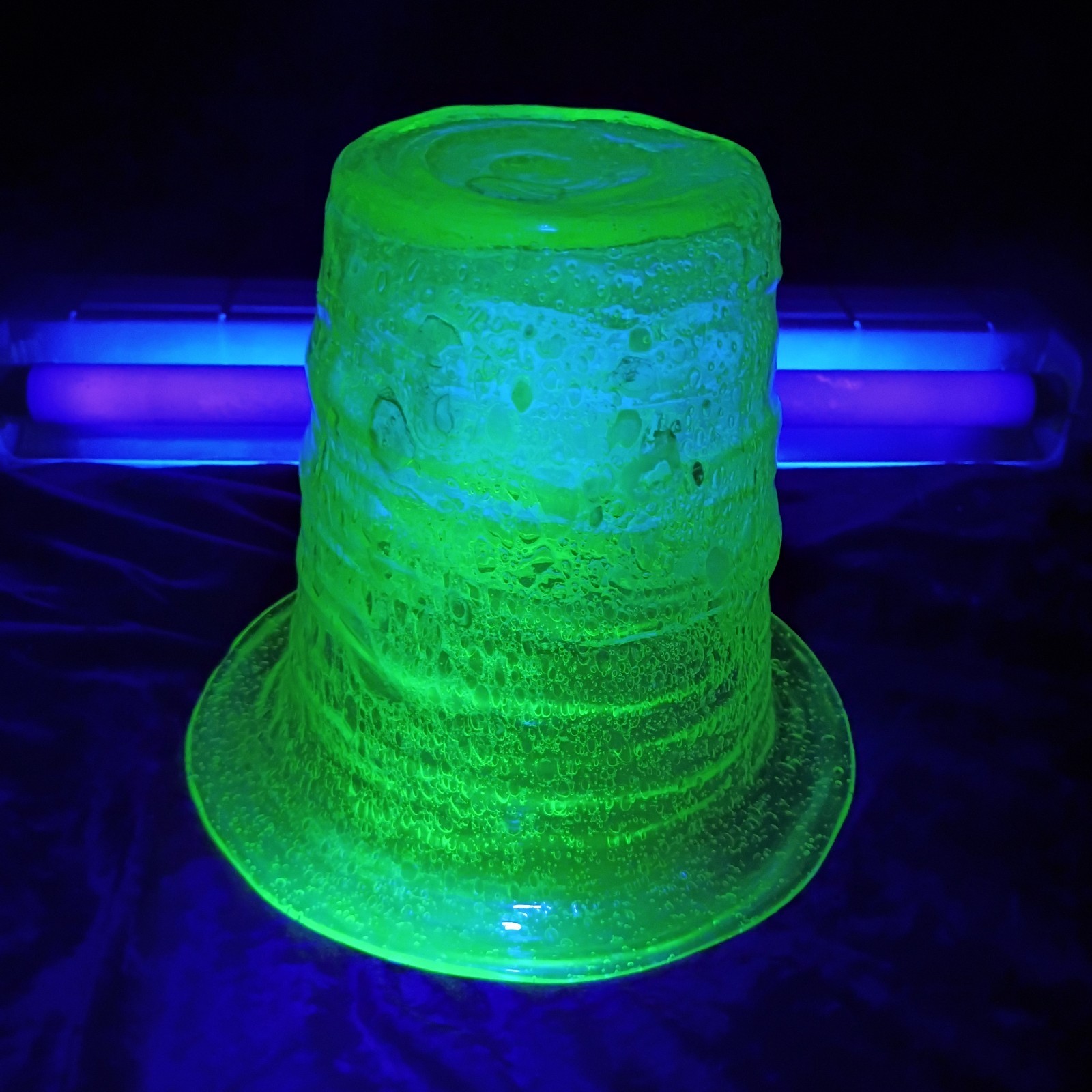 7″ Consolidated Catalonian Hat Shaped Uranium Wavy Vase Lots Of Bubbles GLOWS”