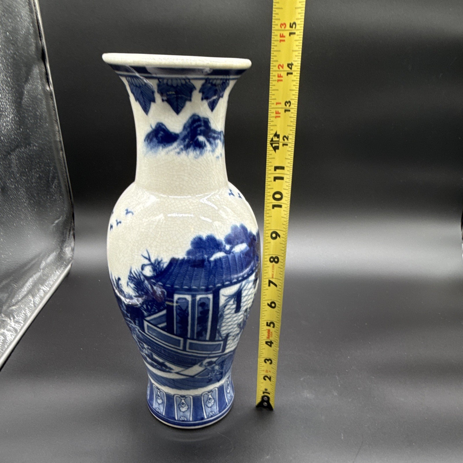 VTG Porcelain vase with blue and white landscape decoration, Chinese origin