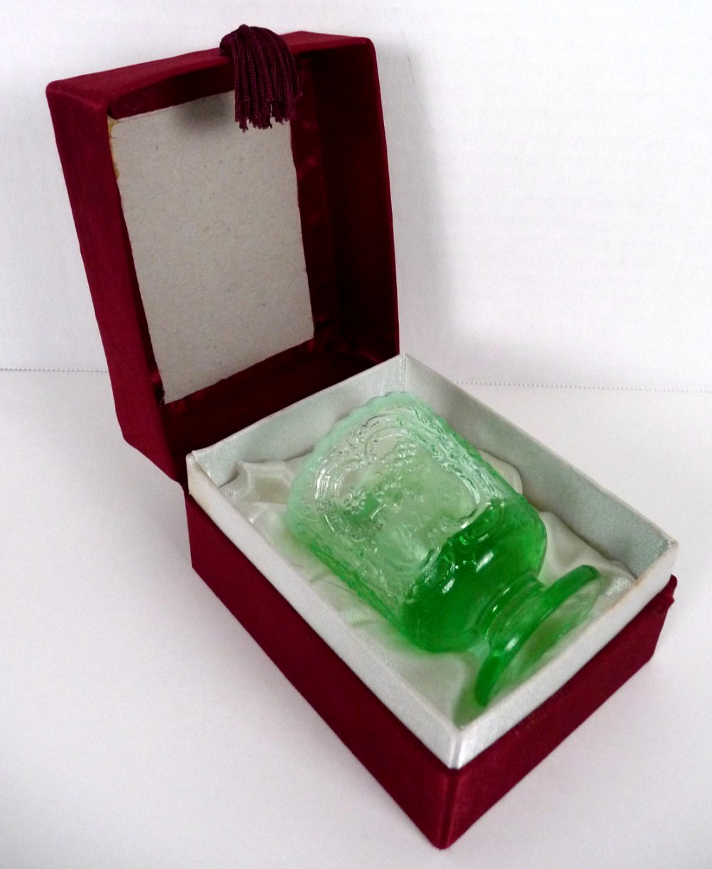Fenton PNWFA 2000 Green Opalescent Harvest Toothpick Holder w Satin Box RARE
