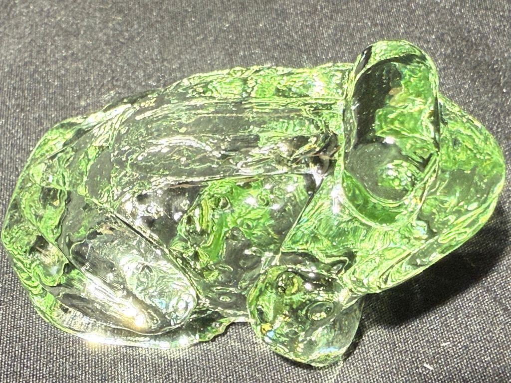 green Vaseline uranium glass Jeremy Frog Toad paperweight magnesium selenium art
