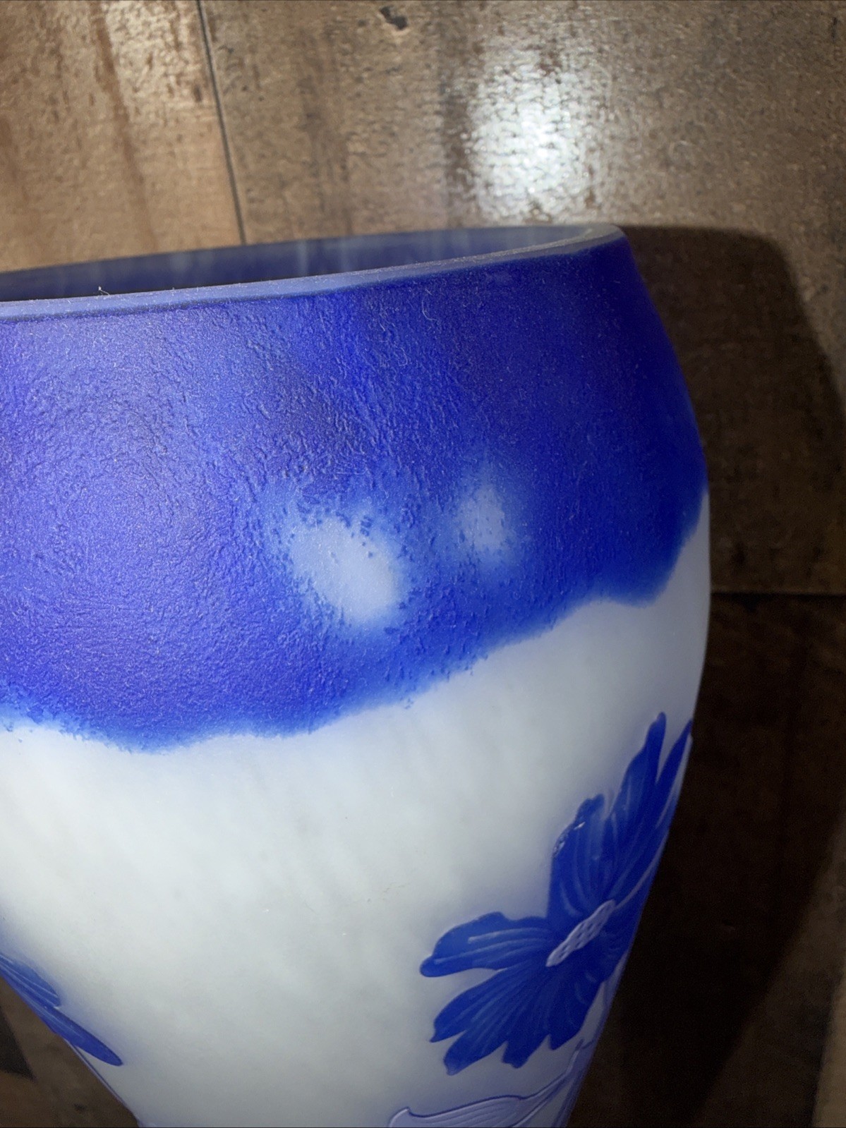 Shannon Crystal Ireland Cameo Art Glass Vase Hand-Cut Mouth-Blown Blue & White